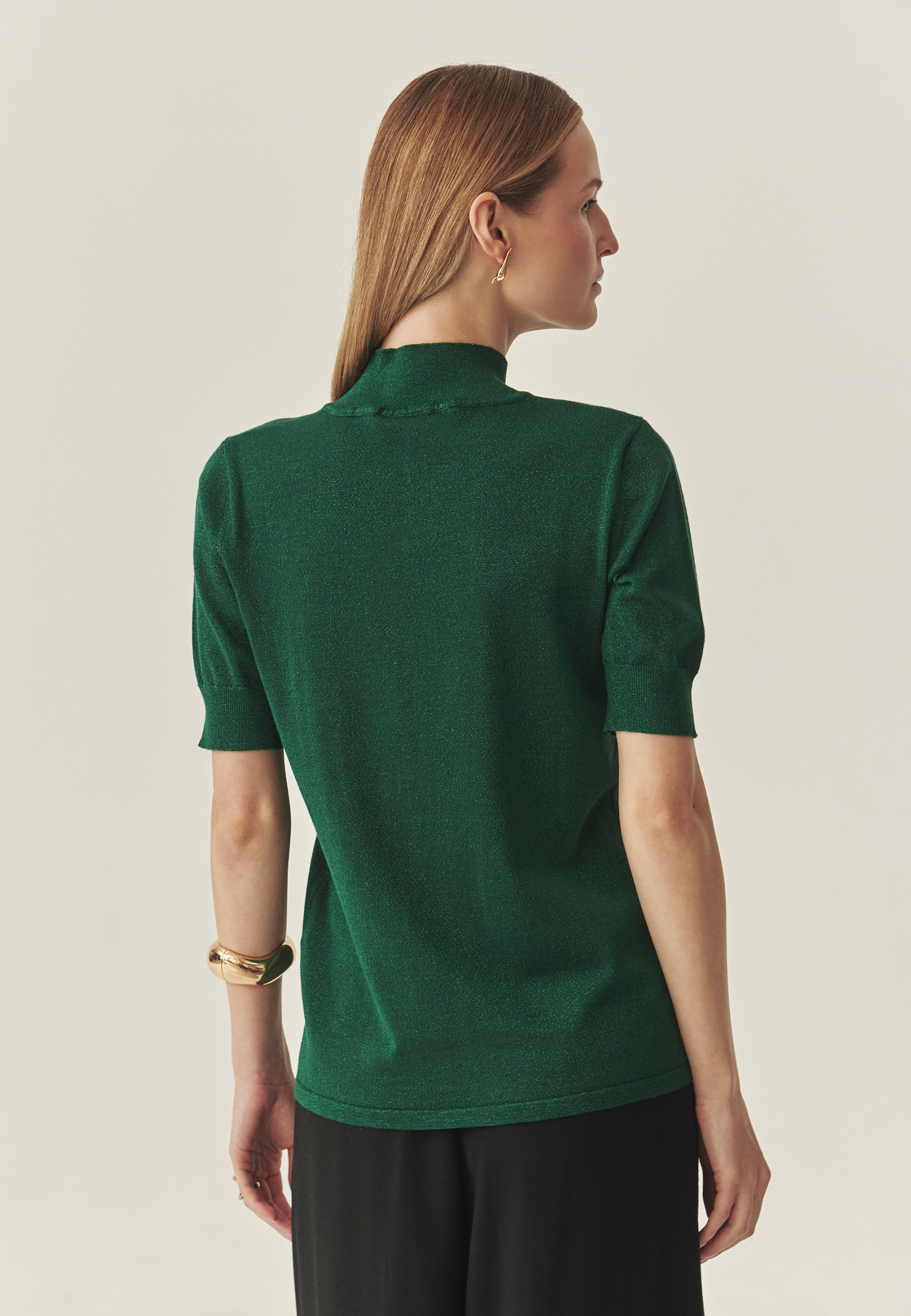 DAMSKI SWETER Z GOLFEM I POŁYSKUJĄCĄ PRZĘDZĄ — LU 2 ZIELONY 2