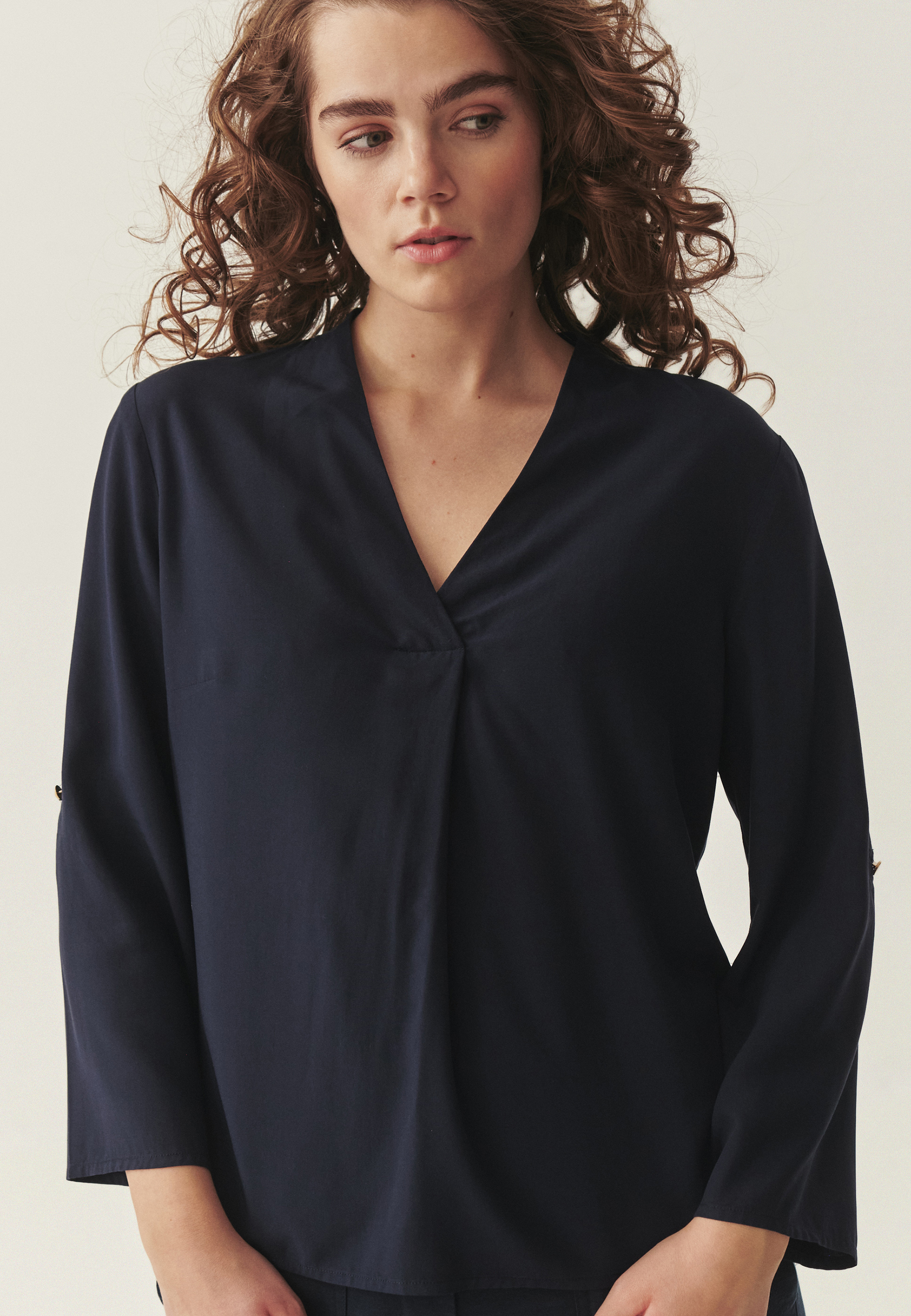 KLASYCZNA BLUZKA Z WISKOZY LENZING™ ECOVERO™ - ELMI