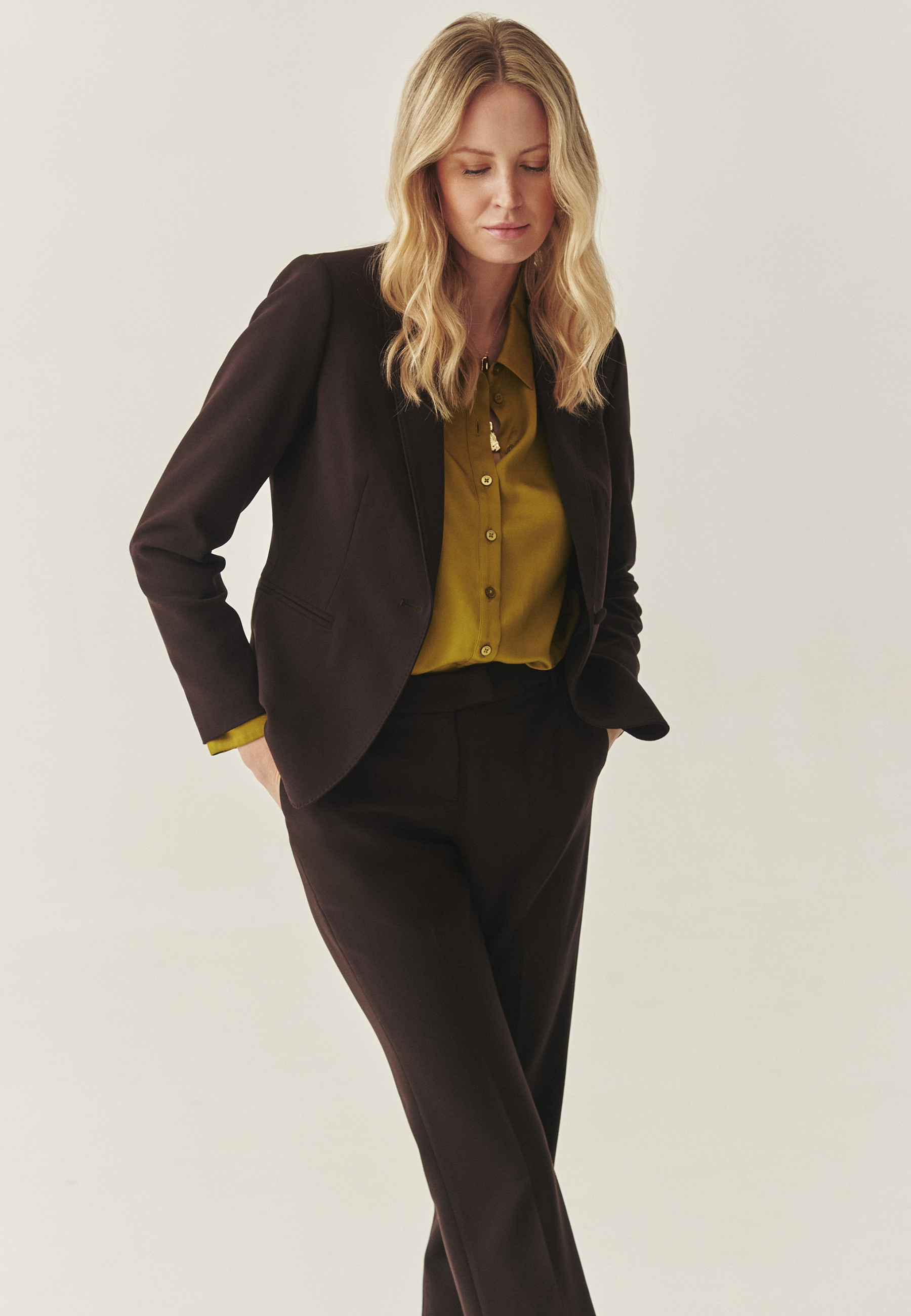 TAILORED JACKET IN DARK CHOCOLATE BROWN - KAREMA 4 RJAVA 2