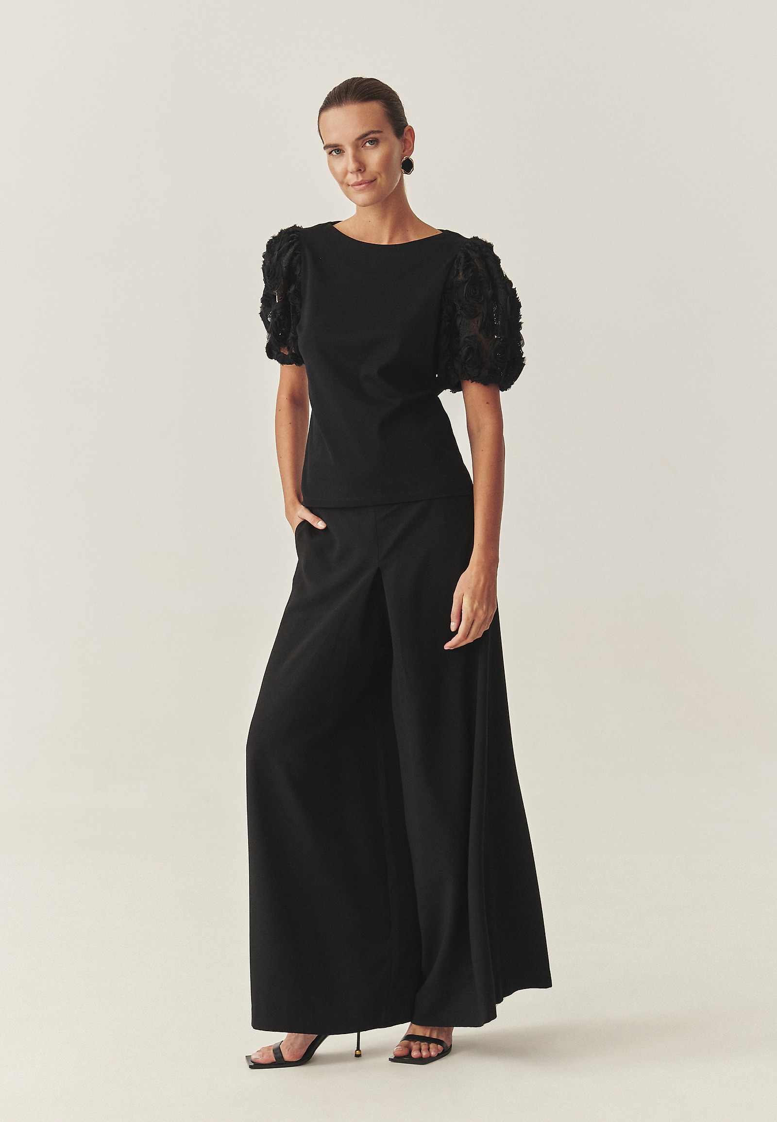 COTTON BLOUSE WITH FLORAL DETAILS - MENORIA 1 COTTON BLOUSE WITH FLORAL DETAILS - MENORIA 1 BLACK 118250