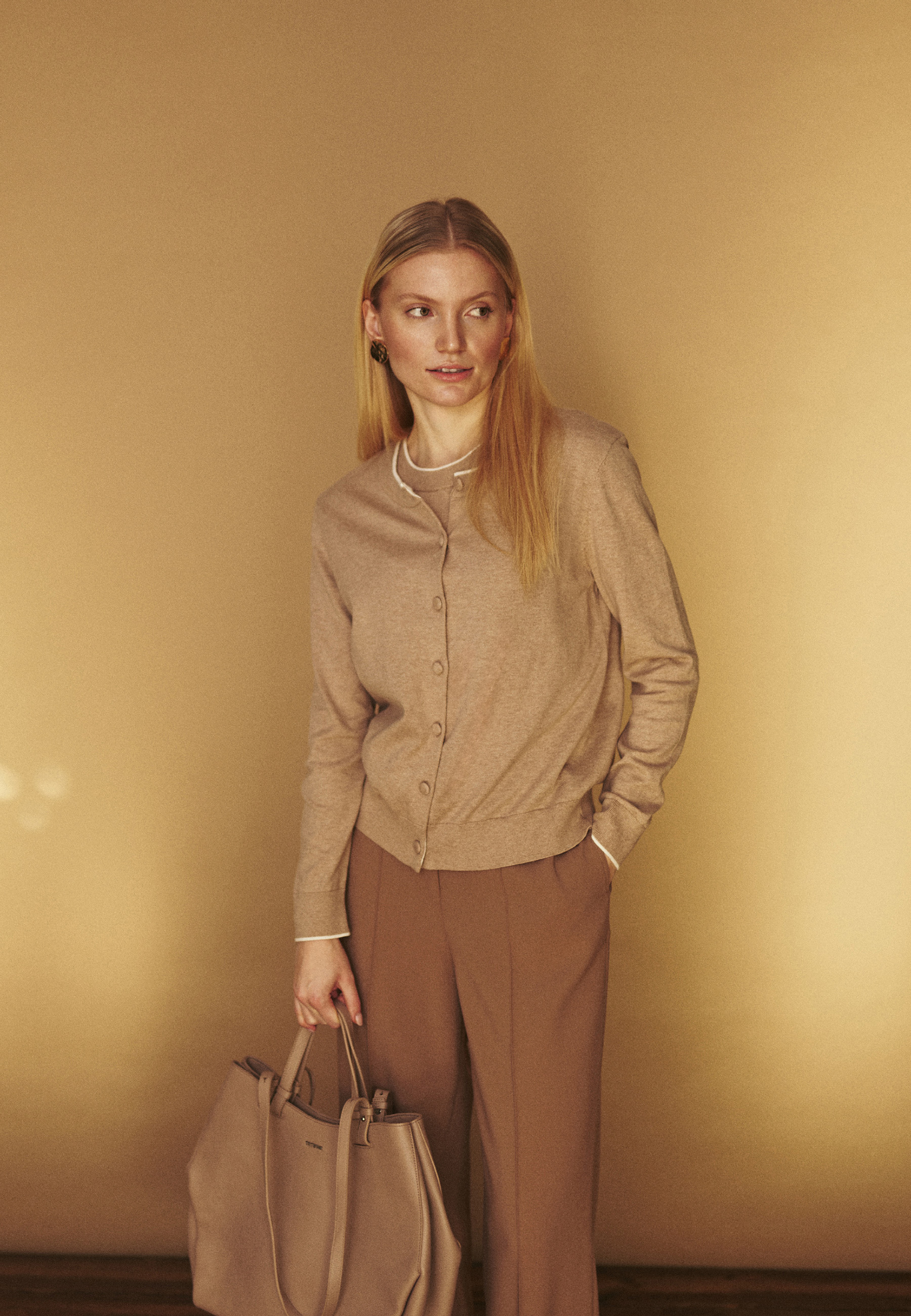 KARDIGAN Z DOMIESZKĄ JEDWABIU - HILO BEŻOWY 2