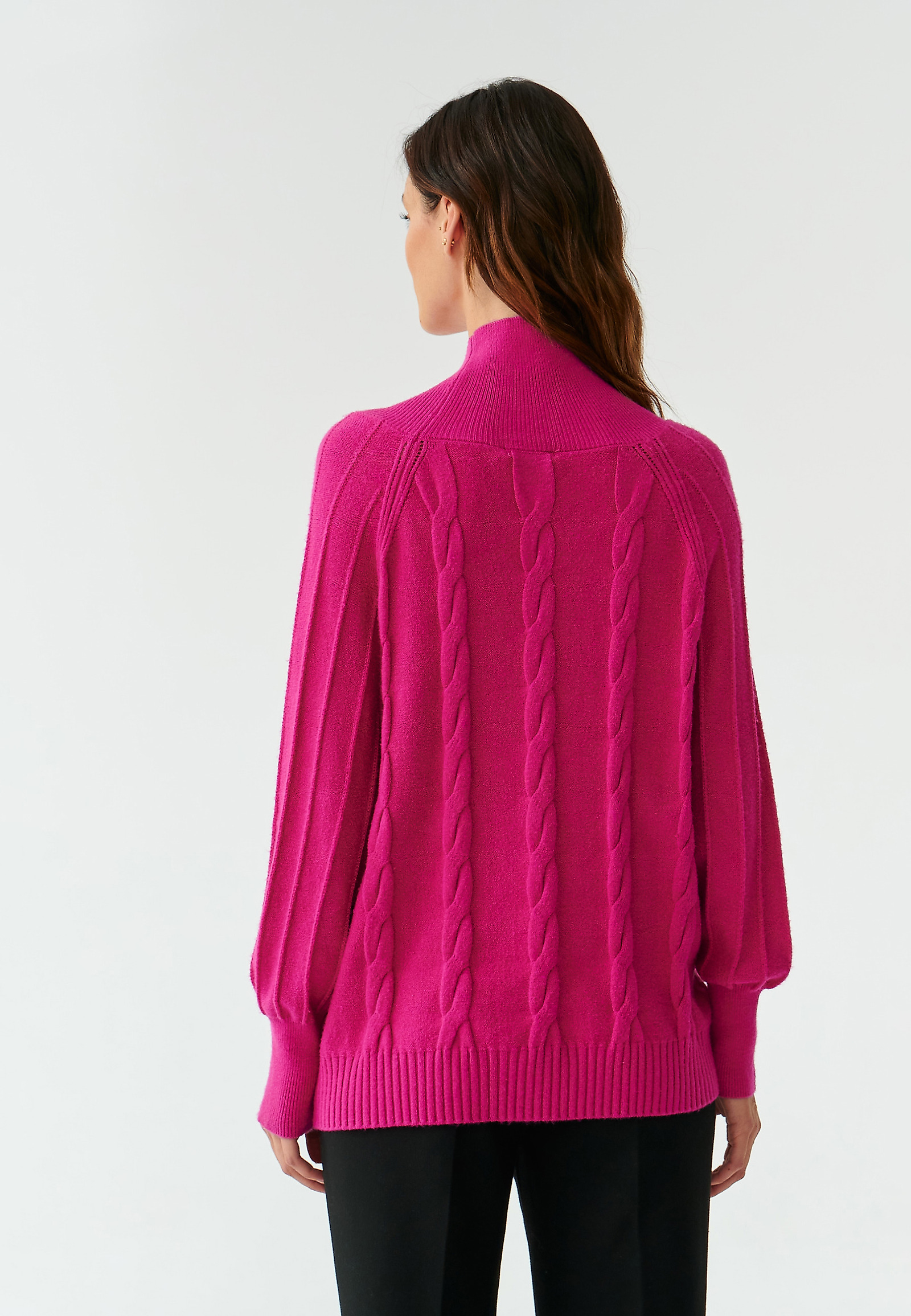 TEXTURED LADIES’ SWEATER WITH A TURTLENECK MEDUZA TEXTURED LADIES’ SWEATER WITH A TURTLENECK MEDUZA PINK 91639