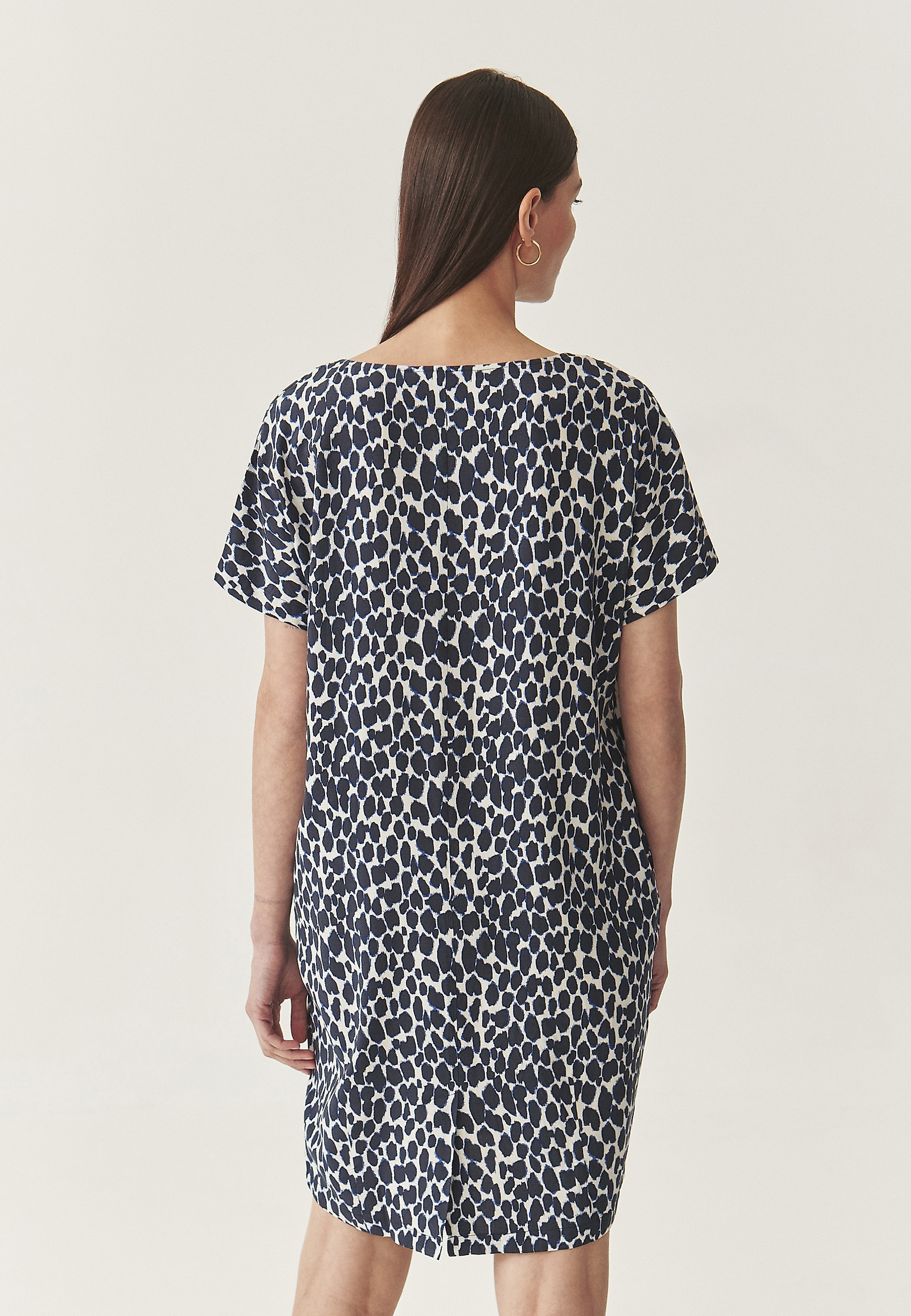 ROCHIE MODELATĂ DIN VISCOZĂ LENZING™ ECOVERO™ - OWERITA ROCHIE MODELATĂ DIN VISCOZĂ LENZING™ ECOVERO™ - OWERITA ALBASTRU 112938