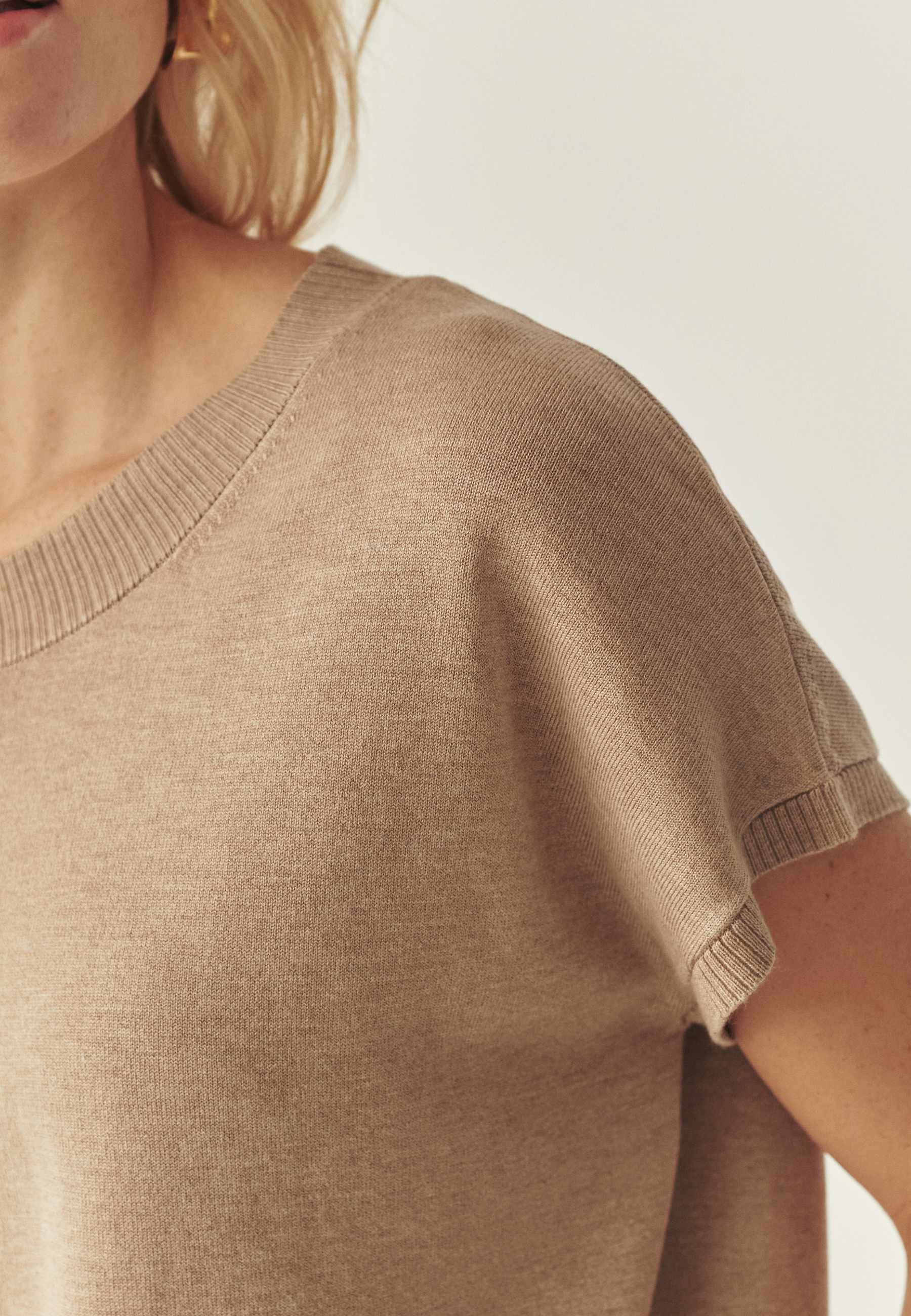 LUŹNA BLUZKA Z WISKOZĄ LENZING™ ECOVERO™ - SUFI