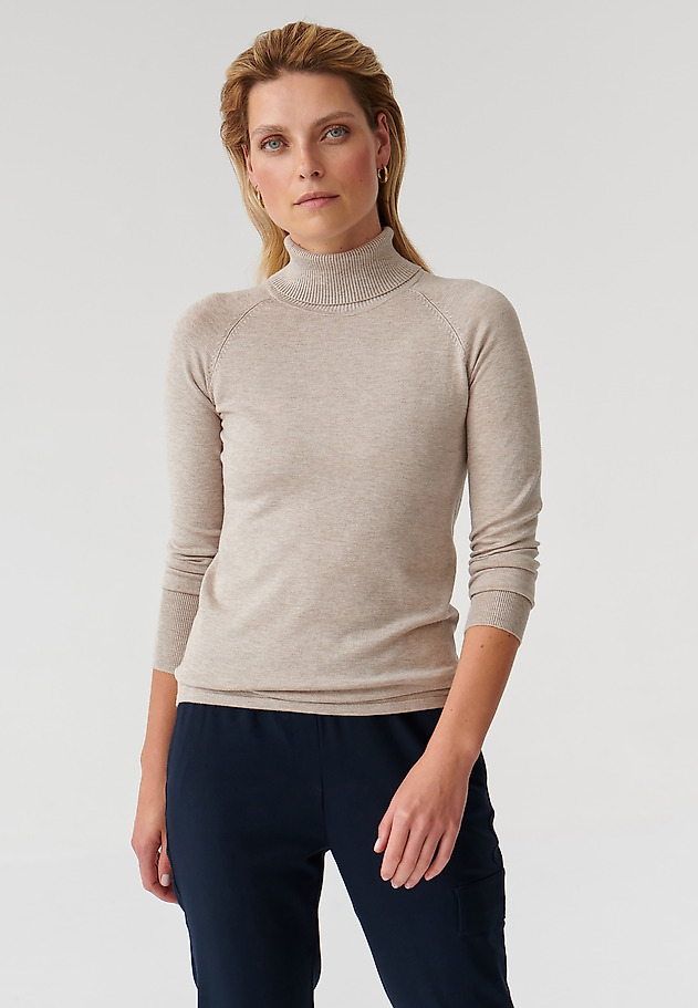 LADIES’ CLASSIC TURTLENECK NEKOKI LADIES’ CLASSIC TURTLENECK NEKOKI BEŻOWY 2