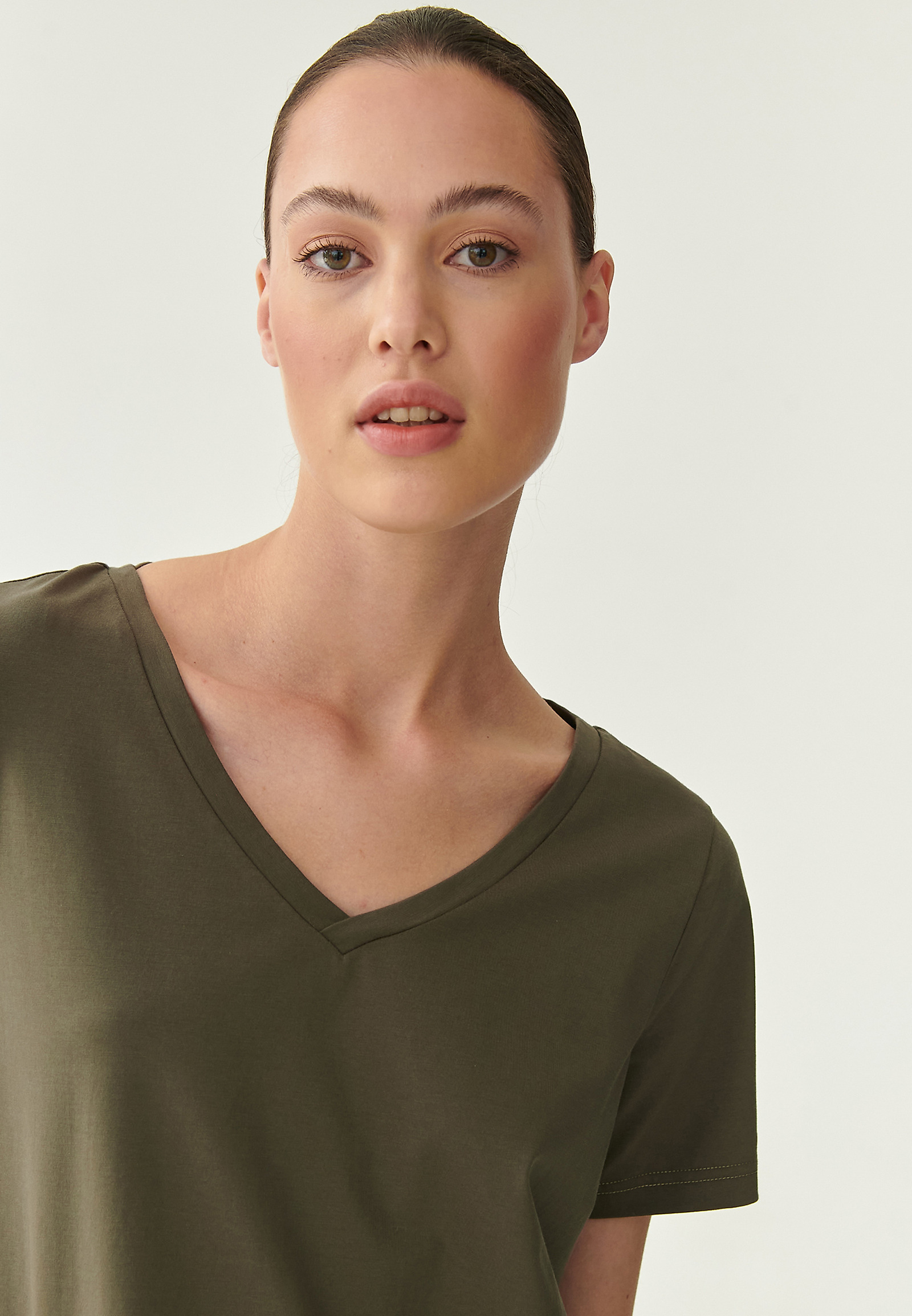 PROSTA BLUZKA DAMSKA NELISA PROSTA BLUZKA DAMSKA NELISA KHAKI 80764
