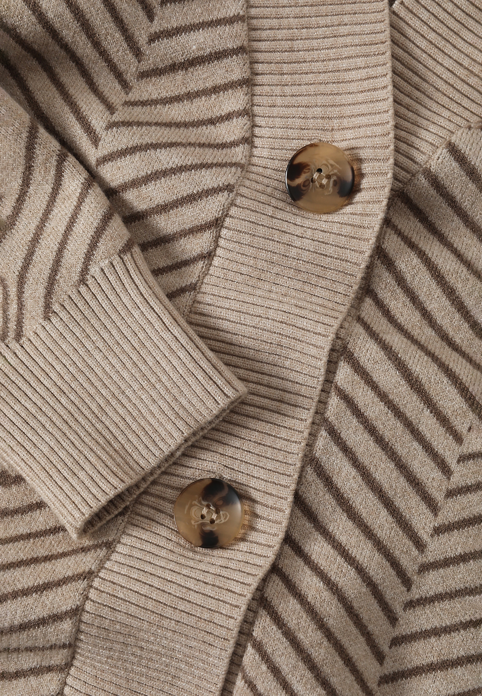 LADIES' HERRINGBONE CARDIGAN — BEATRICE LADIES' HERRINGBONE CARDIGAN — BEATRICE BEIGE 104861