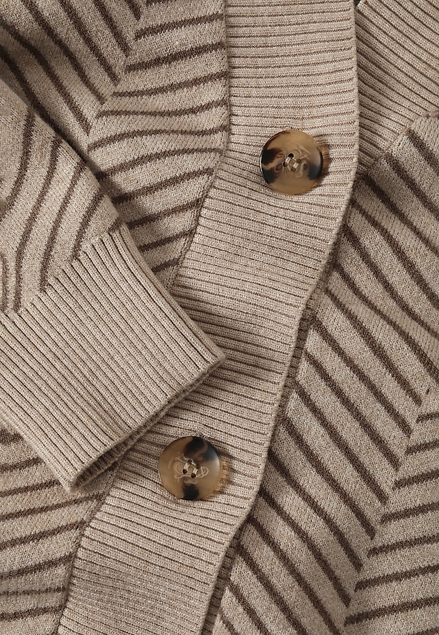 LADIES' HERRINGBONE CARDIGAN — BEATRICE LADIES' HERRINGBONE CARDIGAN — BEATRICE BEIGE 7