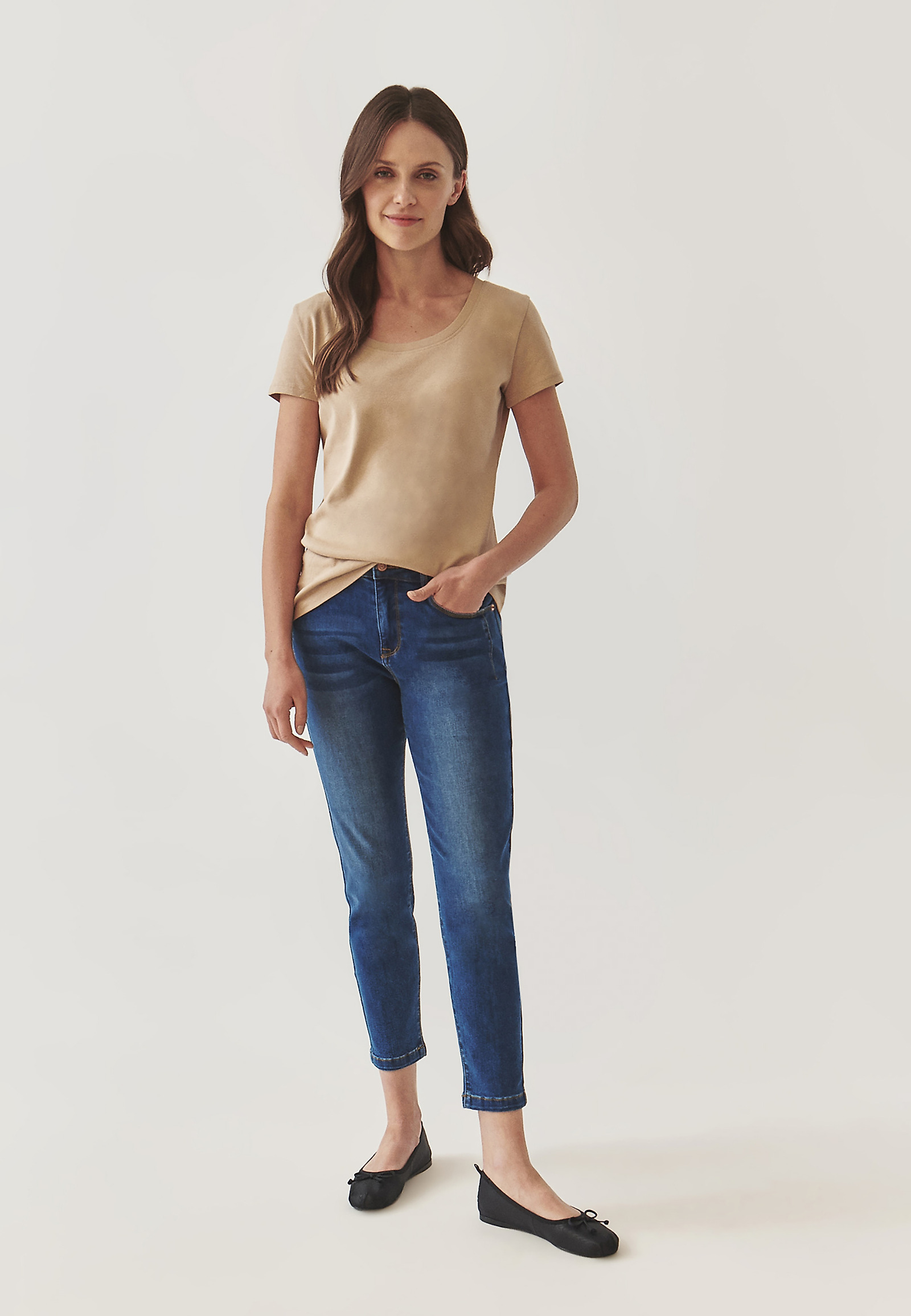 DÁMSKE PRILIEHAVÉ BAVLNENÉ TRIČKO – ANTONINA DÁMSKE PRILIEHAVÉ BAVLNENÉ TRIČKO – ANTONINA BÉŽOVÁ 98893