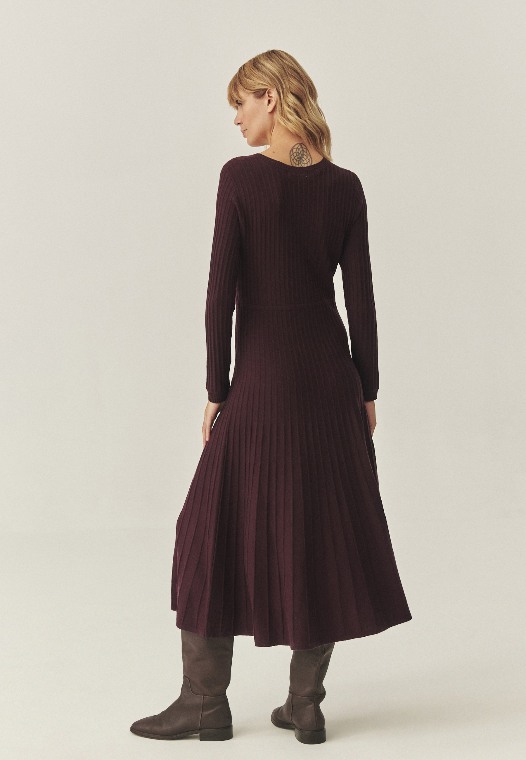 FLARED MIDI OBLEKA Z VOLNO - NITANA RDEČA 2