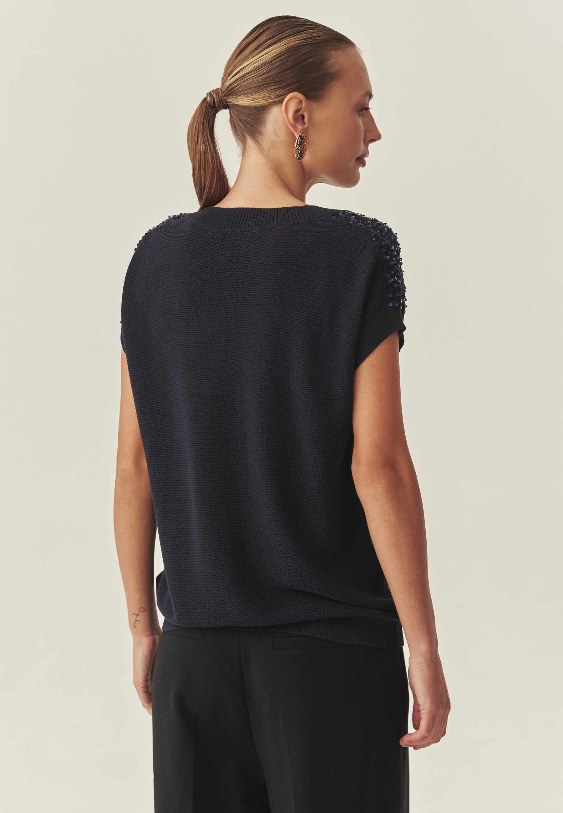 PULOVER DE DAMĂ, CU PAIETE, CU CROIALĂ TIP VESTĂ — ICOMA BLEUMARIN 2