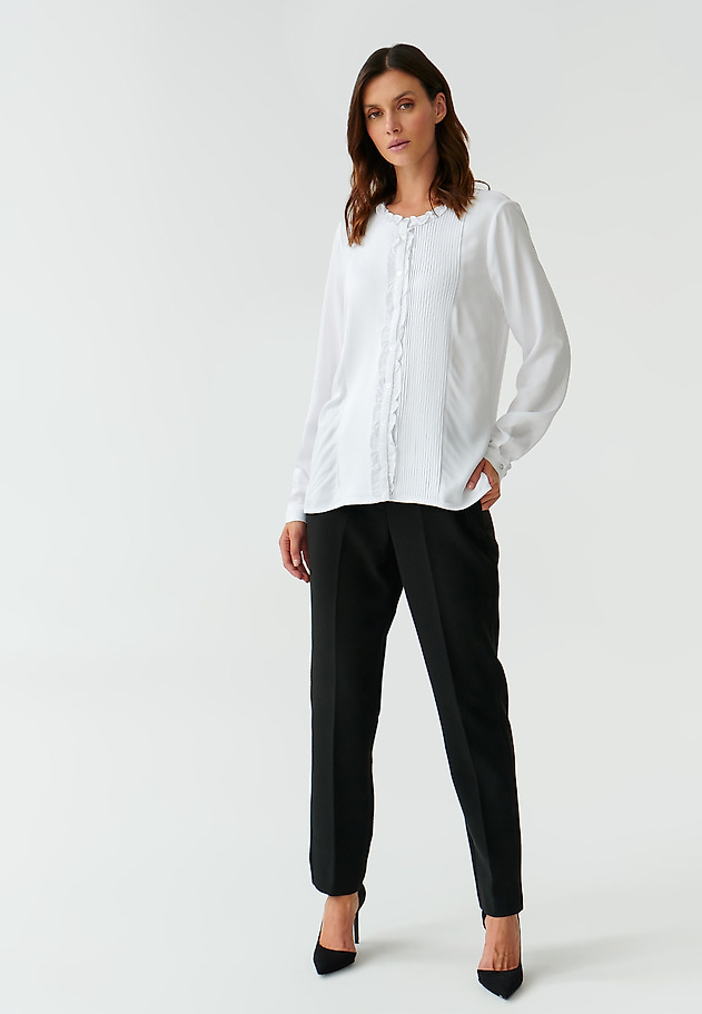 DECORATIVE LADIES’ SHIRT WITH A STAND-UP COLLAR KORO DECORATIVE LADIES’ SHIRT WITH A STAND-UP COLLAR KORO BIAŁY 2