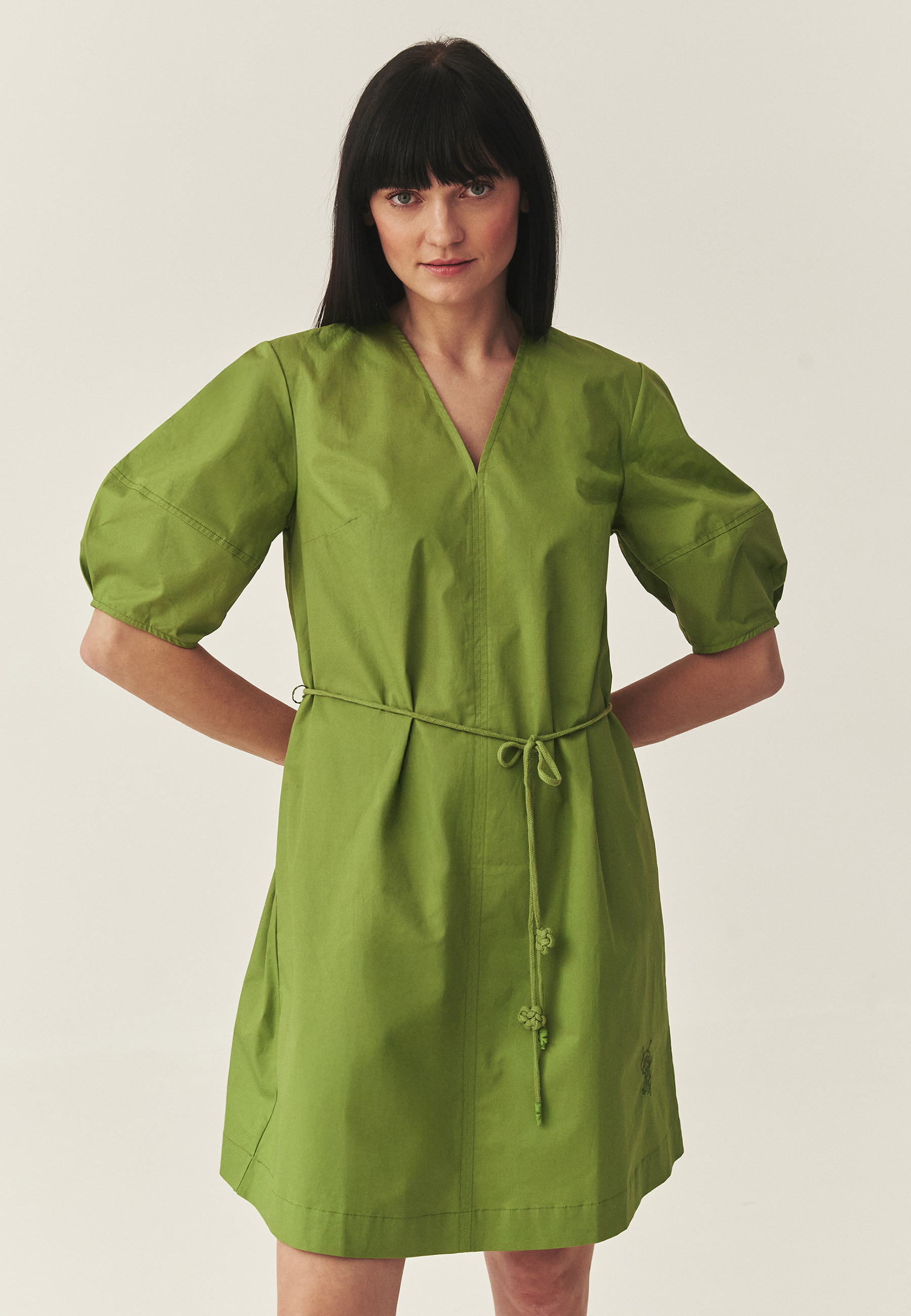 ZELENÉ BAVLNĚNÉ ŠATY – TAJABI