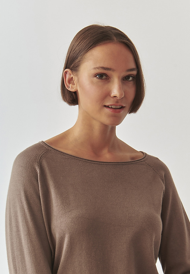 CLASSIC LADIES' SWEATER WITH BOAT-SHAPED NECKLINE - BROOKE CLASSIC LADIES' SWEATER WITH BOAT-SHAPED NECKLINE - BROOKE BEIGE 1