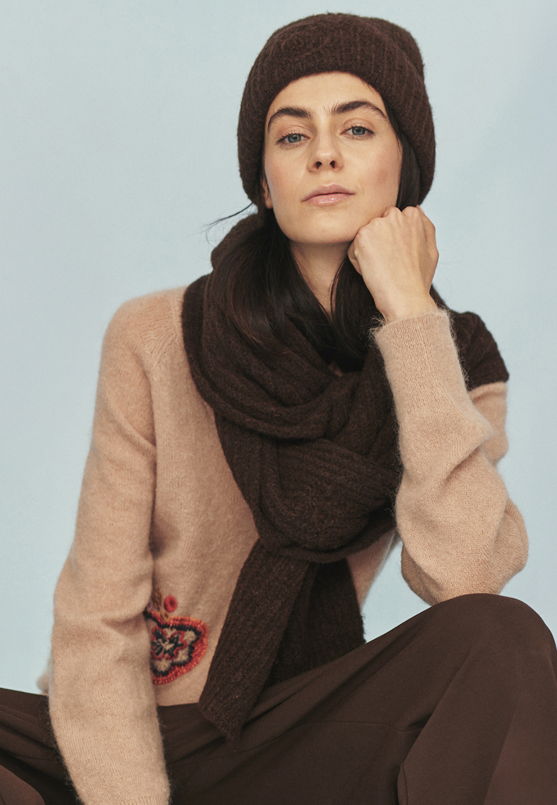 KLASYCZNY SZALIK Z MOTYWEM MISIA USZATKA - NERONA 1 BRĄZOWY 2