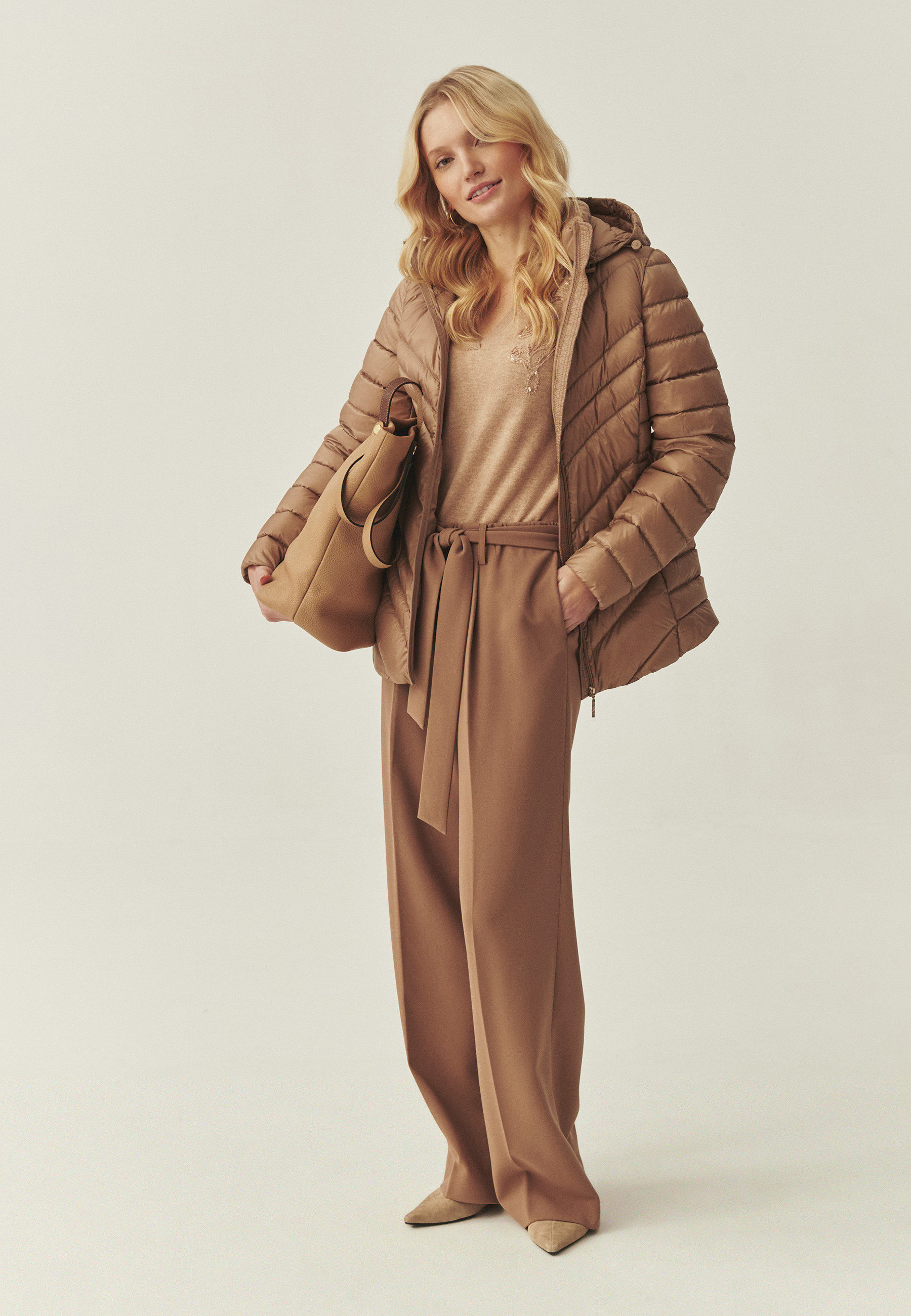 PUCHOWA KURTKA Z KAPTUREM - ATIKA BEŻOWY 2