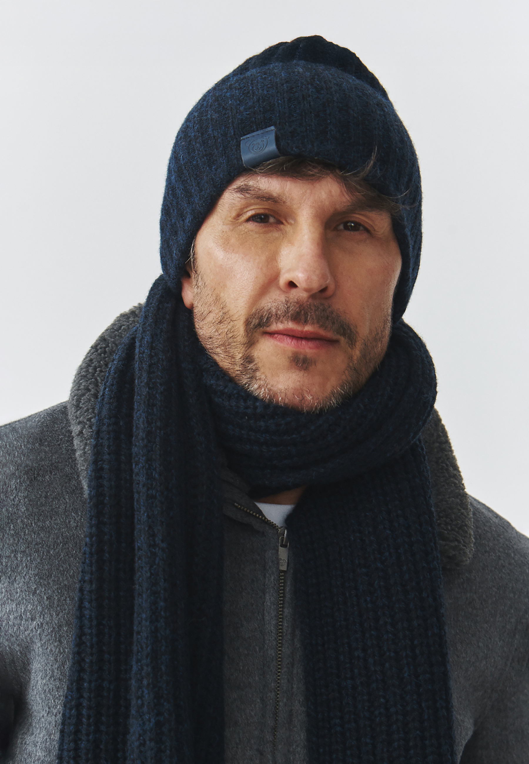 DZIANINOWA CZAPKA MĘSKA — PETRI GRANATOWY 2