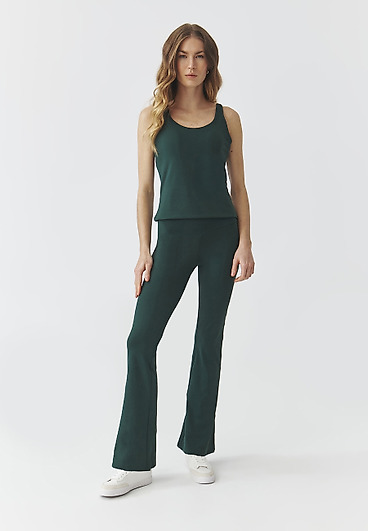 DZIANINOWE SPODNIE DAMSKIE FLARE — OLIS DZIANINOWE SPODNIE DAMSKIE FLARE — OLIS