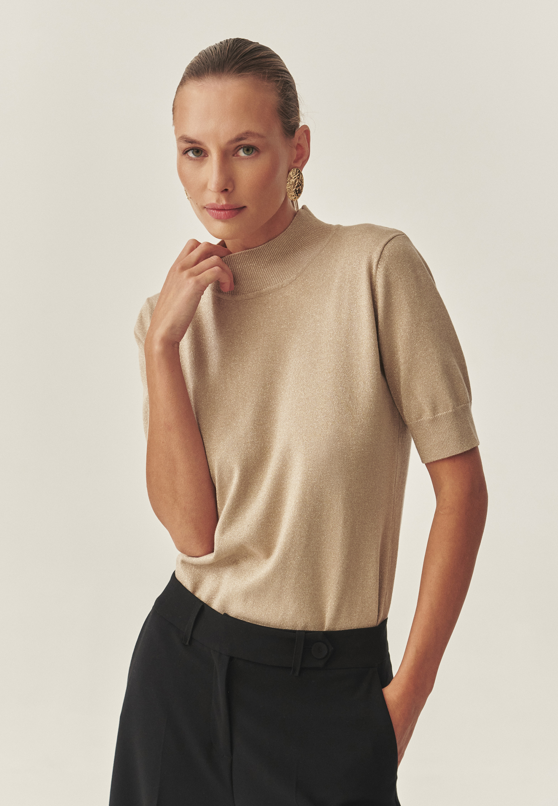 DÁMSKY SVETER S ROLÁKOM A LESKLOU PRIADZOU – LU 3 ŽLTÁ 2