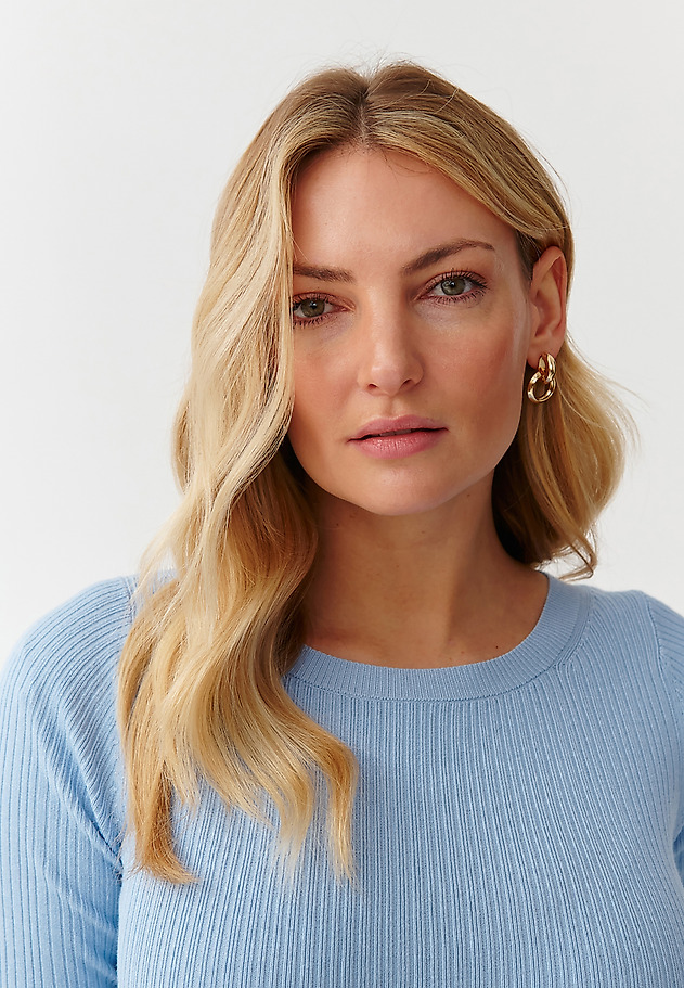 VYPASOVANÝ DÁMSKÝ ŽEBROVANÝ SVETR - SALMIKO VYPASOVANÝ DÁMSKÝ ŽEBROVANÝ SVETR - SALMIKO MODRÁ 1