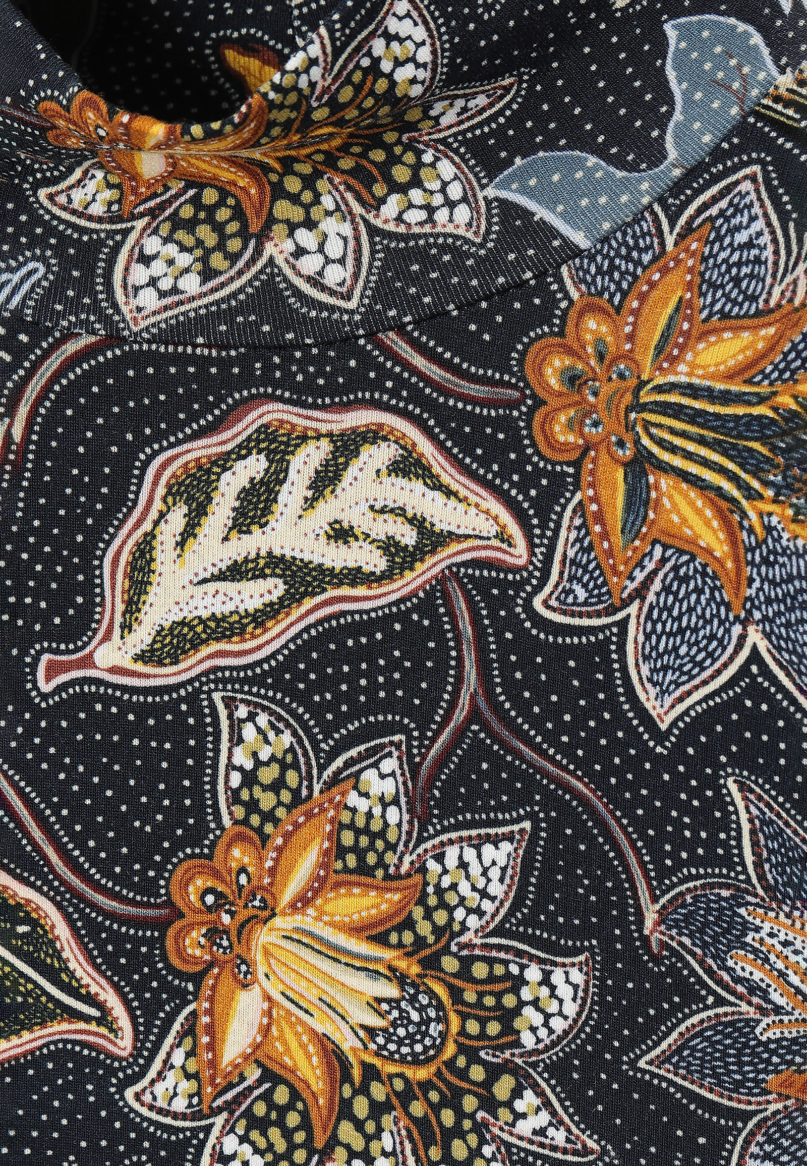 WZORZYSTA DZIANINOWA BLUZKA DAMSKA Z PÓŁGOLFEM LEMIKI WZORZYSTA DZIANINOWA BLUZKA DAMSKA Z PÓŁGOLFEM LEMIKI MULTIKOLOR 90929