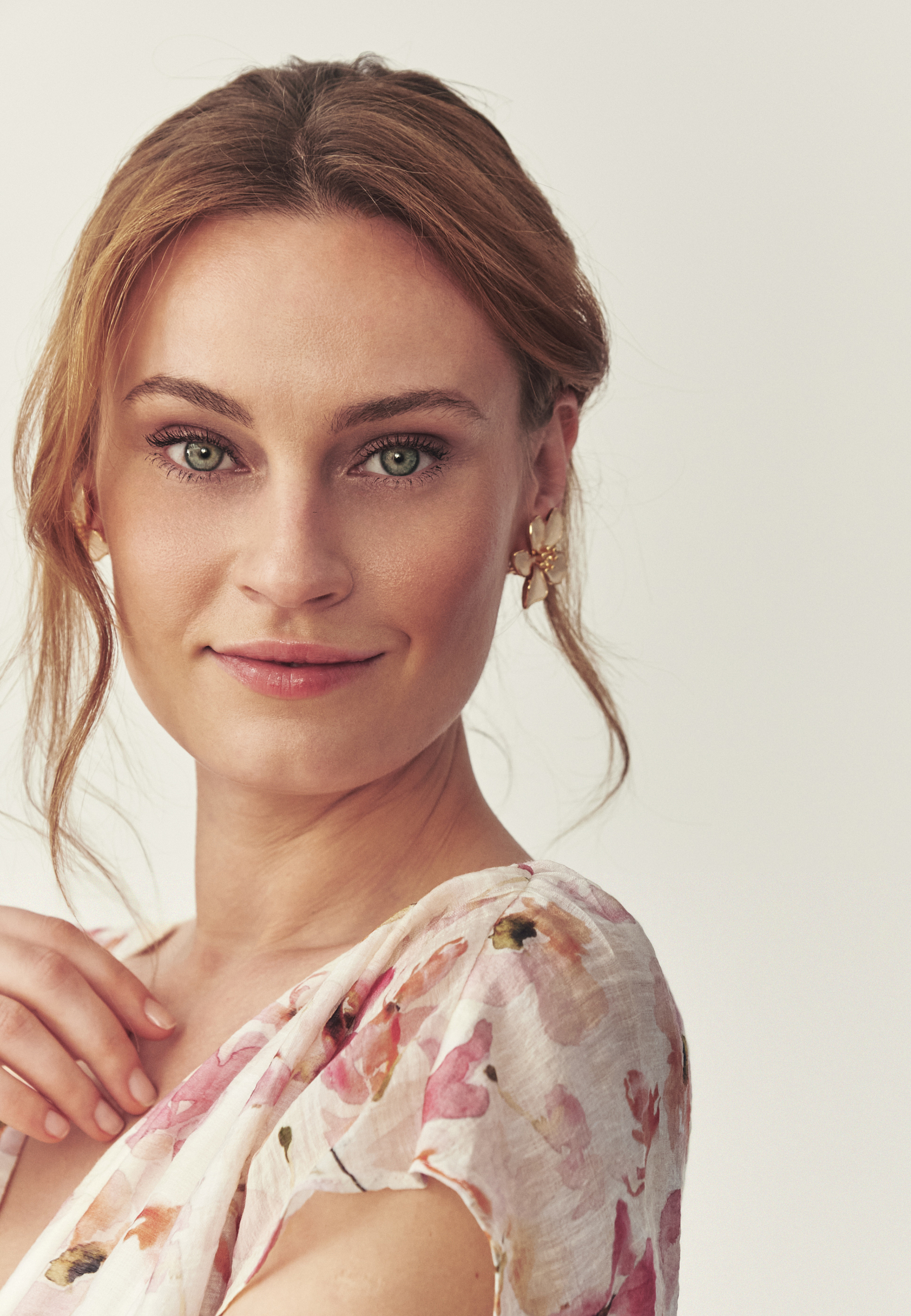 NÁUŠNICE S KVĚTINOVÝM MOTIVEM – REGI VÍCEBAREVNÝ 2