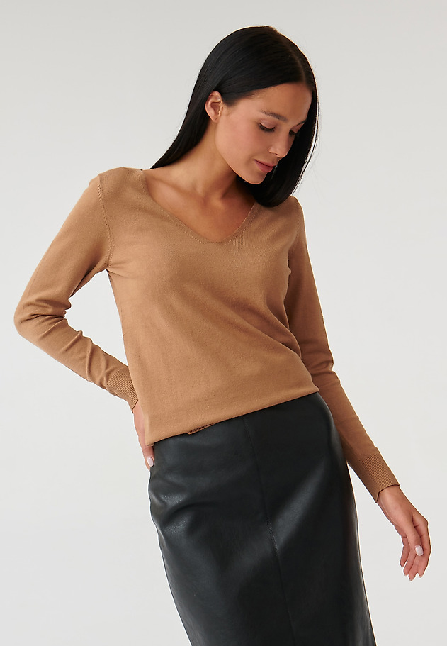 KLASYCZNY SWETER DAMSKI TESSA 1 KLASYCZNY SWETER DAMSKI TESSA 1 BEŻOWY 1