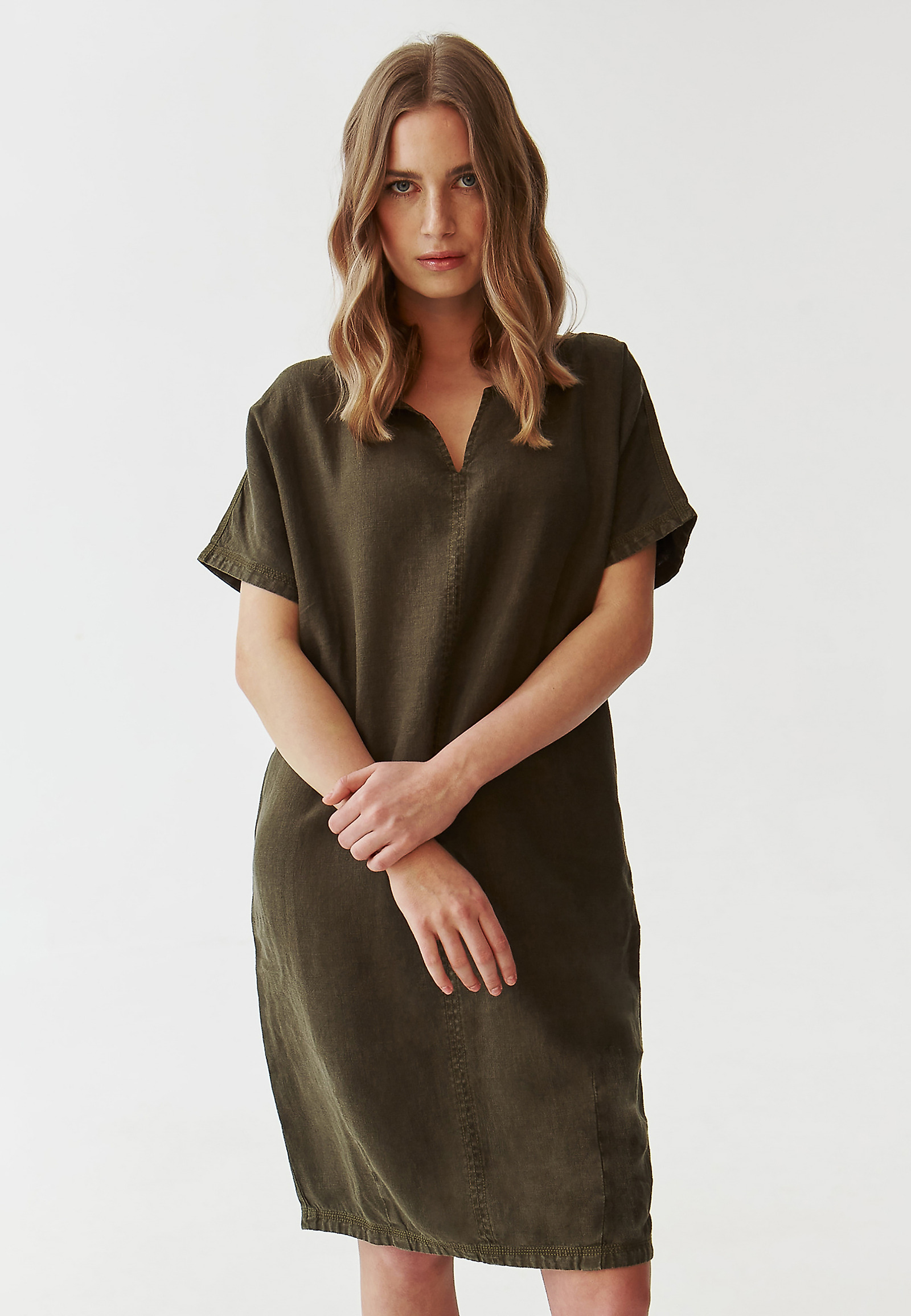 LADIES’ LINEN DRESS IN A BARREL SHAPE - OWERITA 1 LADIES’ LINEN DRESS IN A BARREL SHAPE - OWERITA 1 KHAKI 97036