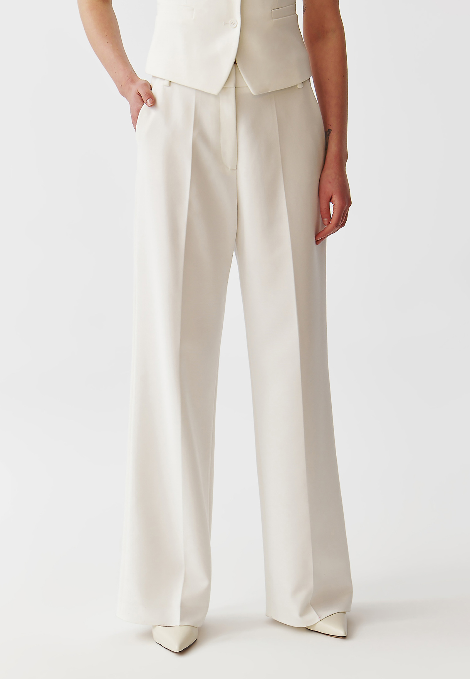 ELEGANT LADIES’ WIDE LEG TROUSER - ZARIANA ELEGANT LADIES’ WIDE LEG TROUSER - ZARIANA ECRU 96446