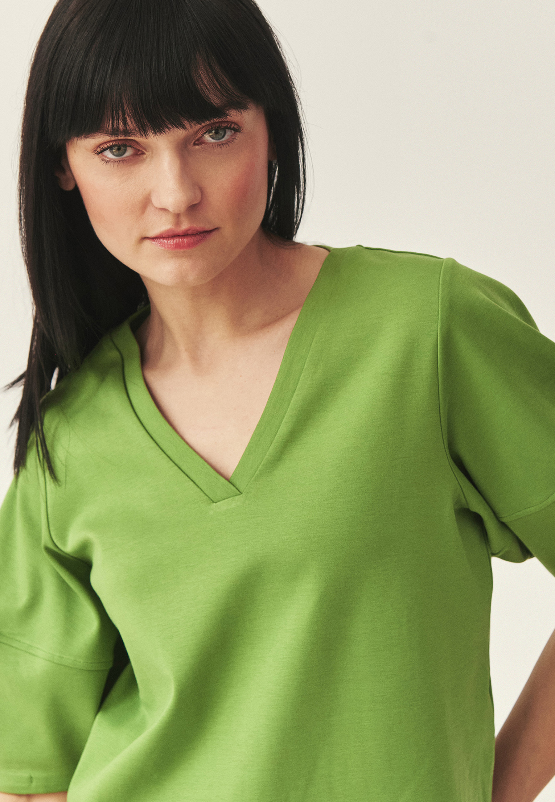 BLUZKA Z BUFIASTYM RĘKAWEM - BEESA 1