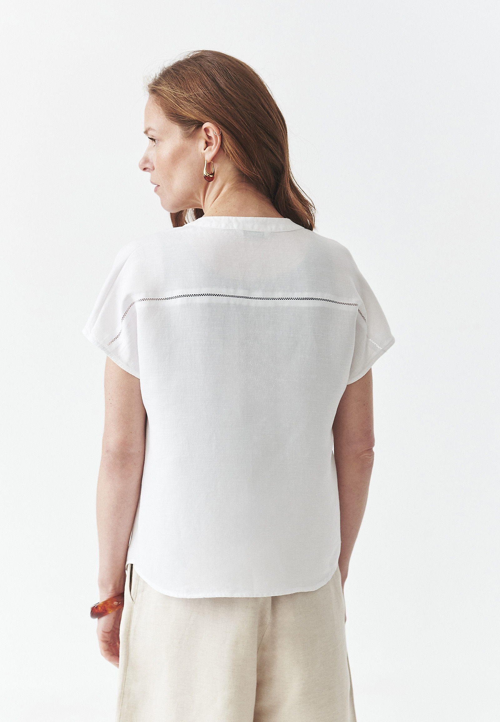 BLUZA IZ LANENOG-VISKONSKOG MATERIALA - SARAKINO BLUZA IZ LANENOG-VISKONSKOG MATERIALA - SARAKINO BELA 109515