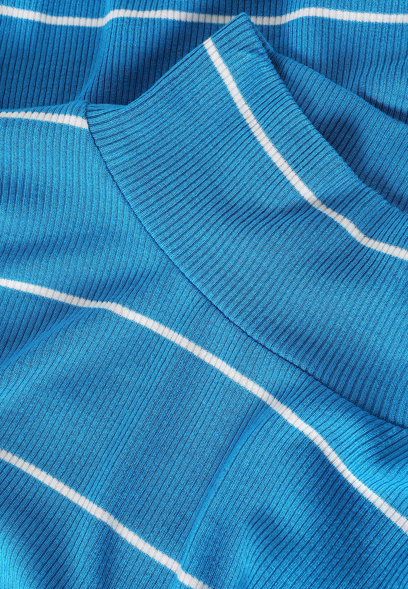 ŽENSKA ČRTASTA BLUZA S POLVRATOM - GOLTIKA 1 ŽENSKA ČRTASTA BLUZA S POLVRATOM - GOLTIKA 1 MODRA 94448