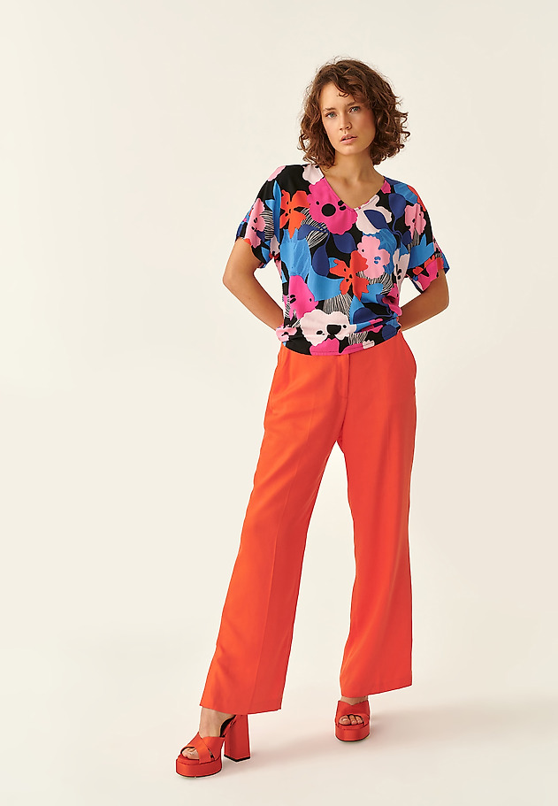 BLUZĂ DE DAMĂ DIN MATERIAL TEXTIL CU IMPRIMEU FLORAL LAMANKO BLUZĂ DE DAMĂ DIN MATERIAL TEXTIL CU IMPRIMEU FLORAL LAMANKO MULTICOLOR 2