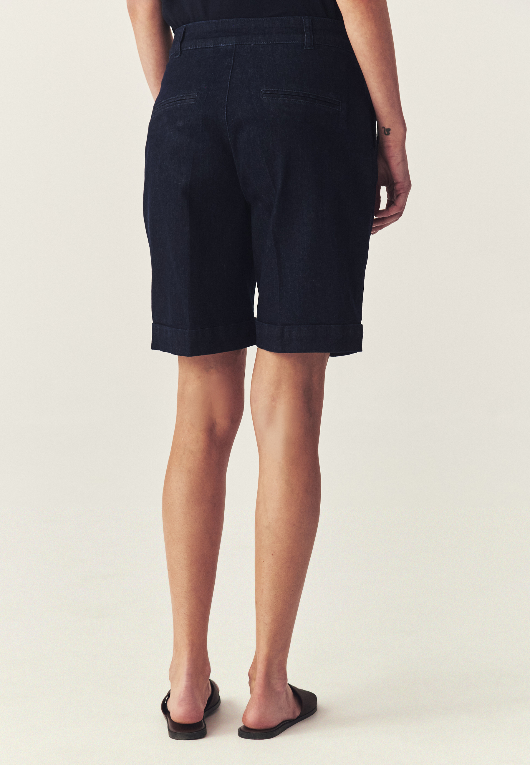 DŽÍNOVÉ ŠORTKY S PUKY – TEREMI TMAVĚ MODRÁ 2