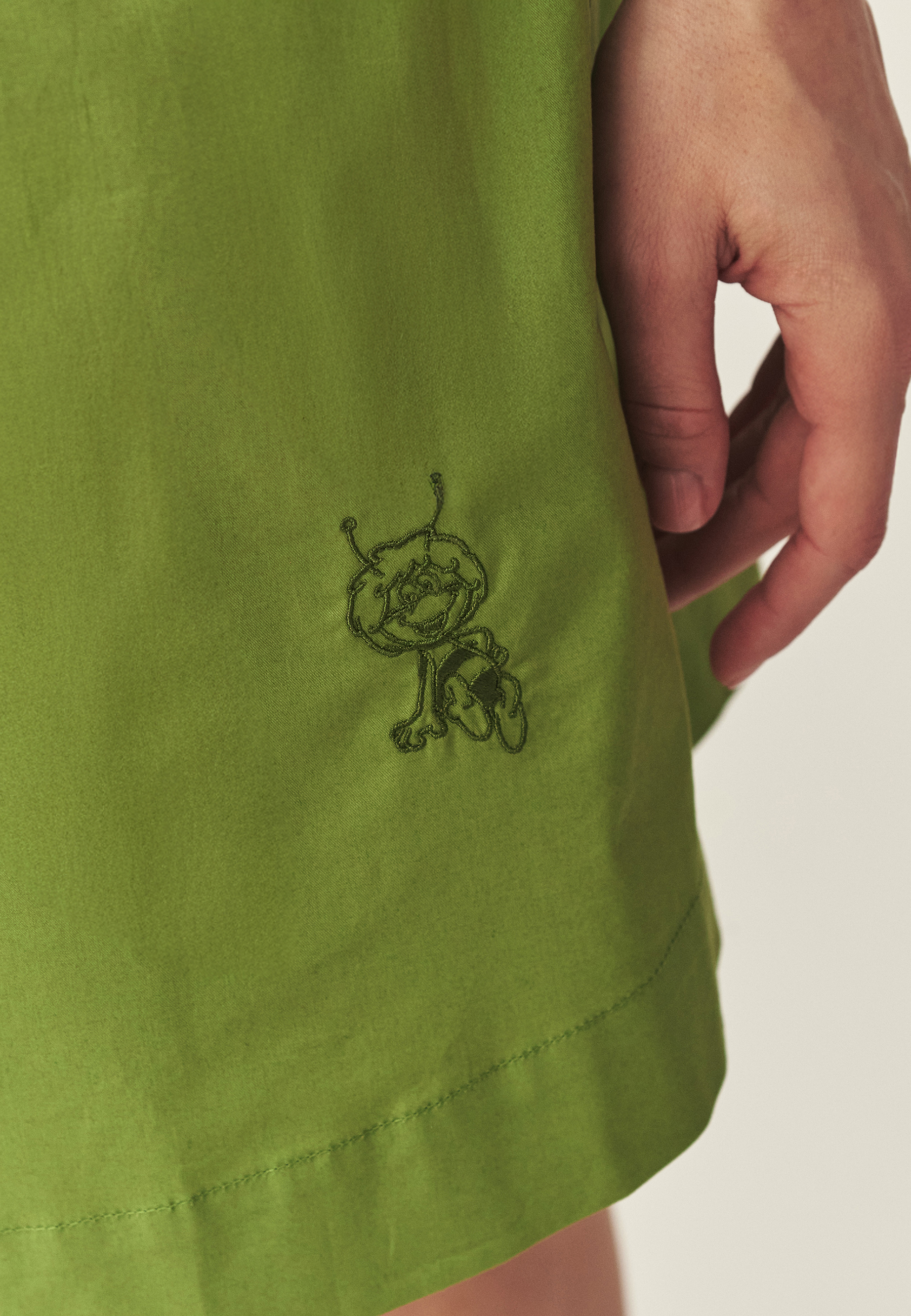 ZELENÉ BAVLNĚNÉ ŠATY – TAJABI