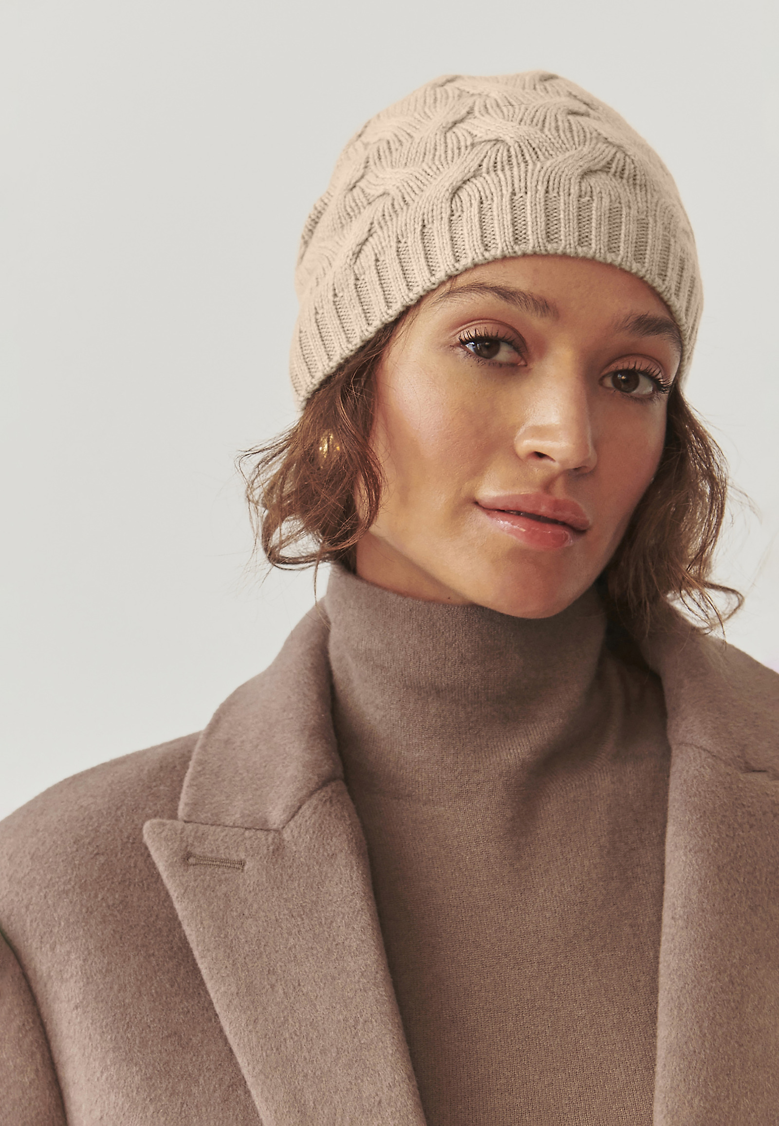 KNITTED LADIES' CAP IN WOOL AND CASHMERE - FINKA KNITTED LADIES' CAP IN WOOL AND CASHMERE - FINKA BEIGE 103995