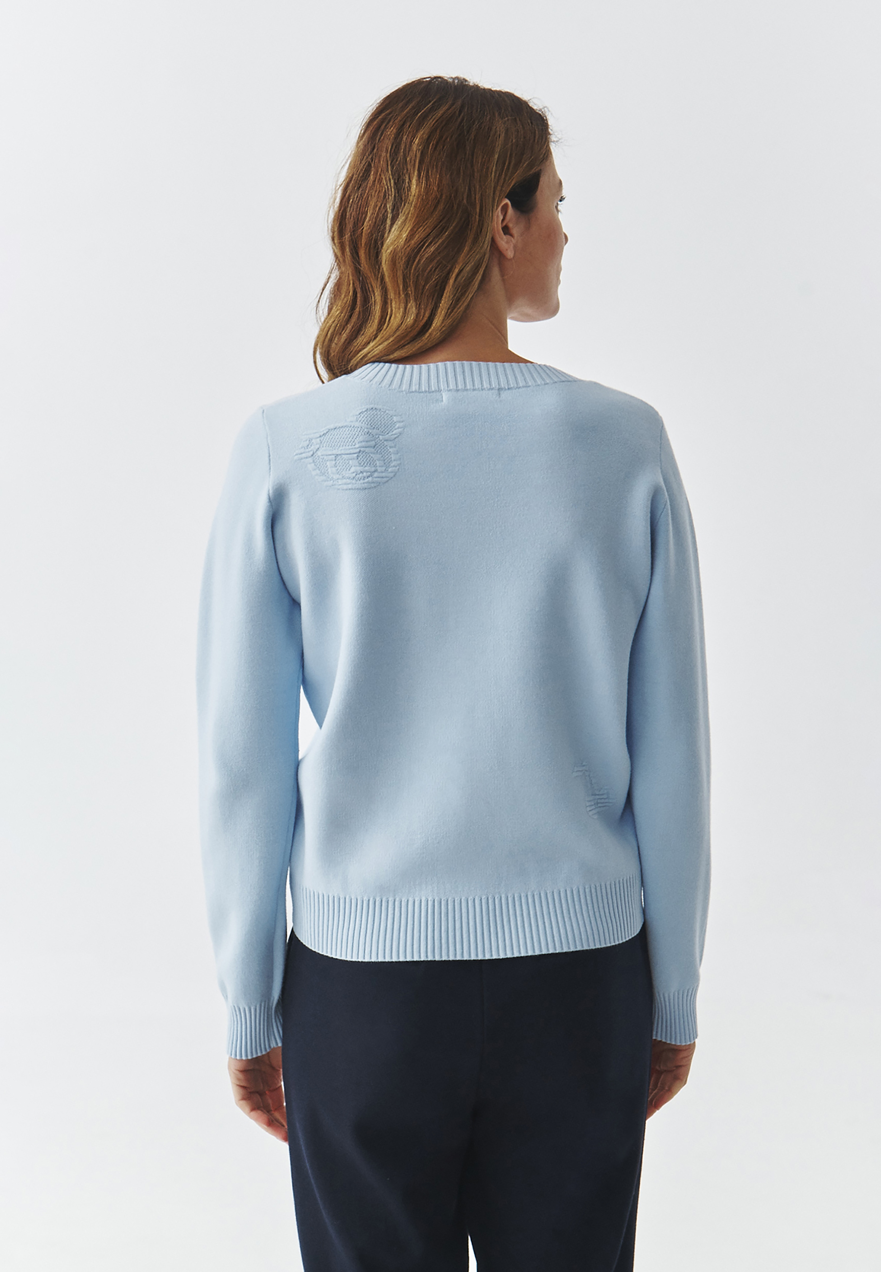 DAMSKI SWETER Z WYSZYWANYM WZOREM — SWEETY NIEBIESKI 2