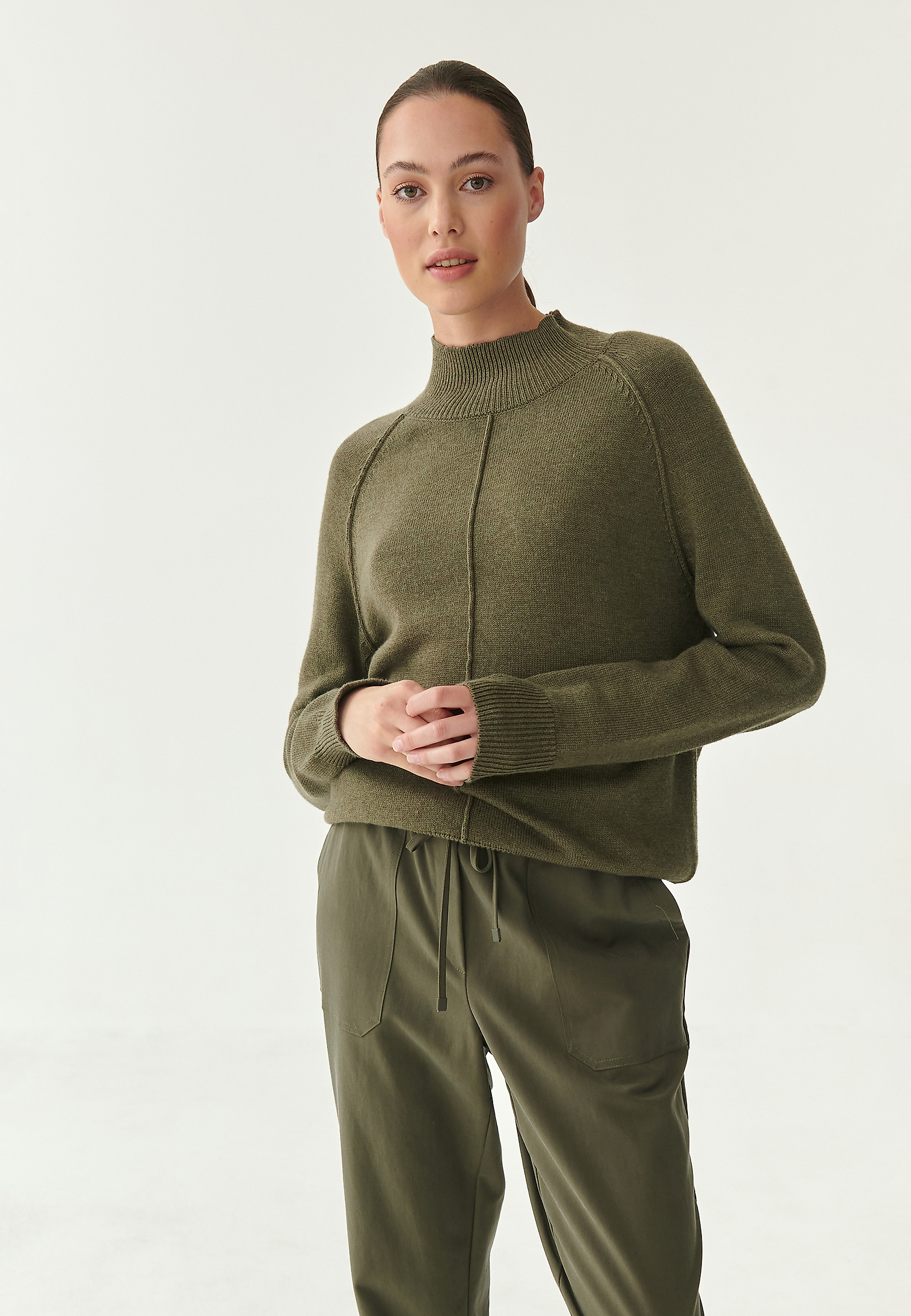 SWETER DAMSKI Z PÓŁGOLFEM ARMEA SWETER DAMSKI Z PÓŁGOLFEM ARMEA KHAKI 80996