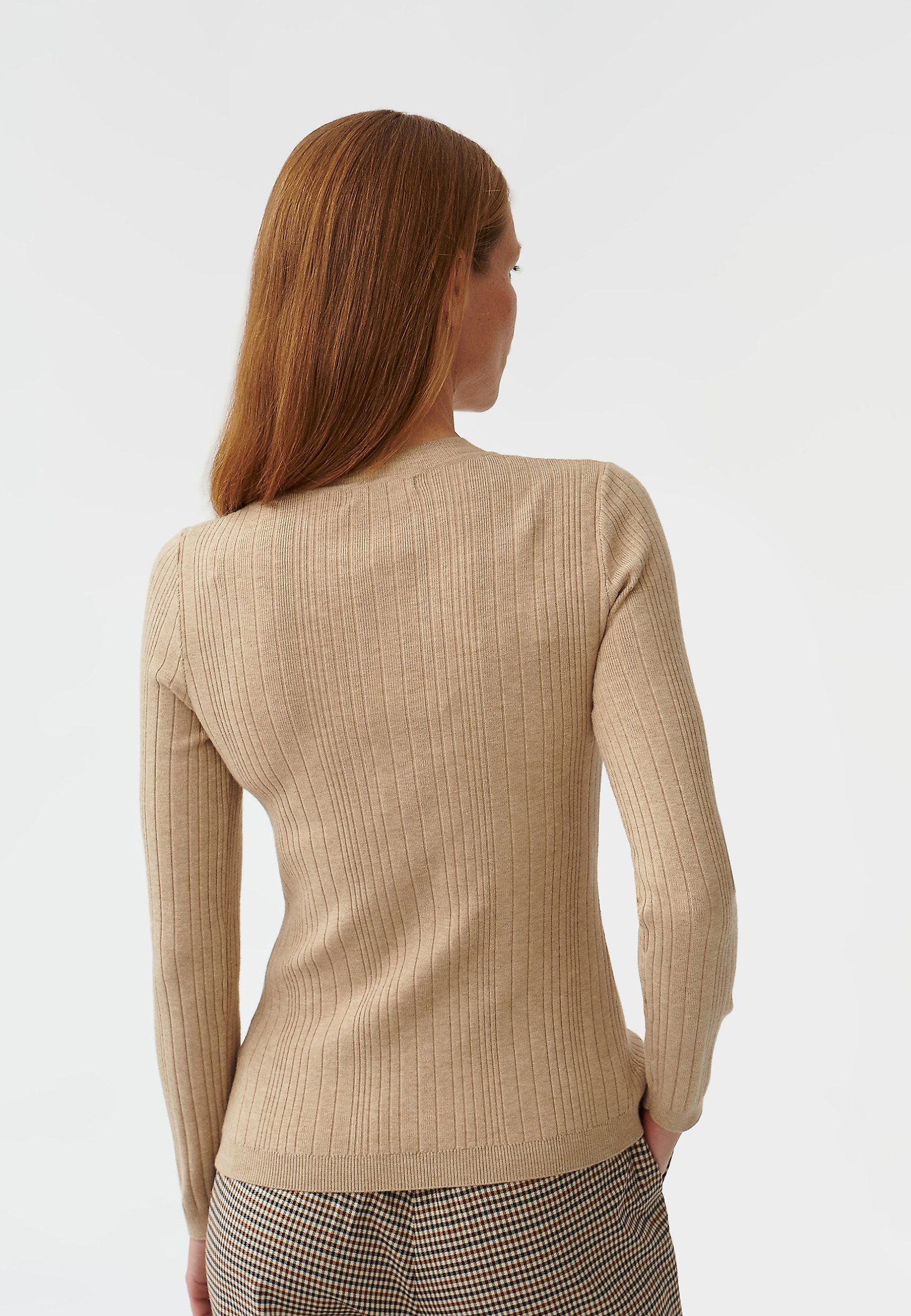 DÁMSKÝ UPNUTÝ PRUHOVANÝ SVETR ANCA DÁMSKÝ UPNUTÝ PRUHOVANÝ SVETR ANCA BÉŽOVÁ 91078