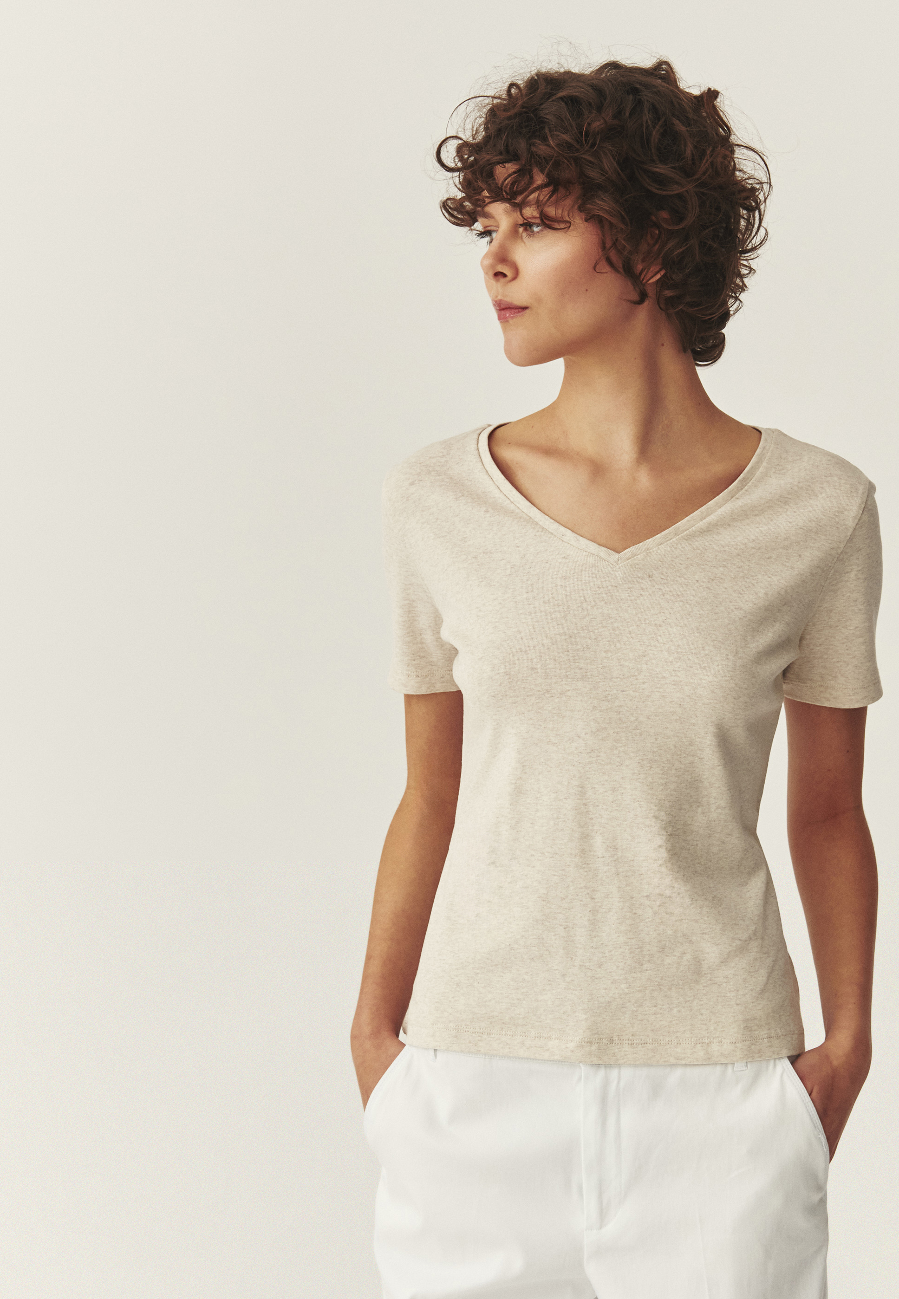 PŘILÉHAVÉ BAVLNĚNÉ TRIČKO – FINI