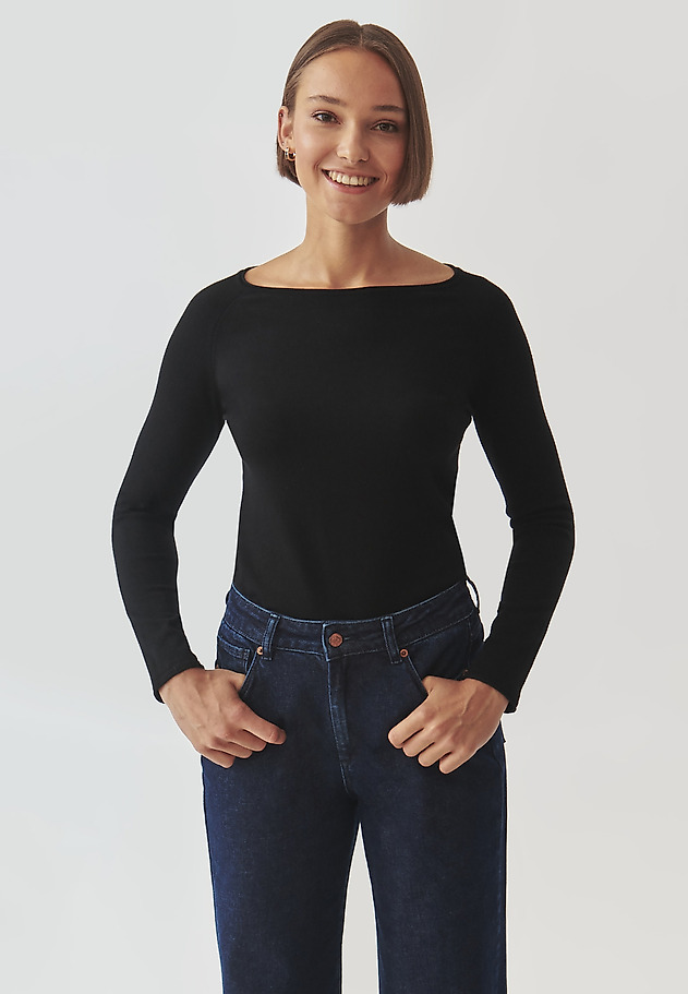 KLASYCZNY DAMSKI SWETER Z DEKOLTEM W ŁÓDKĘ - BROOKE KLASYCZNY DAMSKI SWETER Z DEKOLTEM W ŁÓDKĘ - BROOKE CZARNY 1