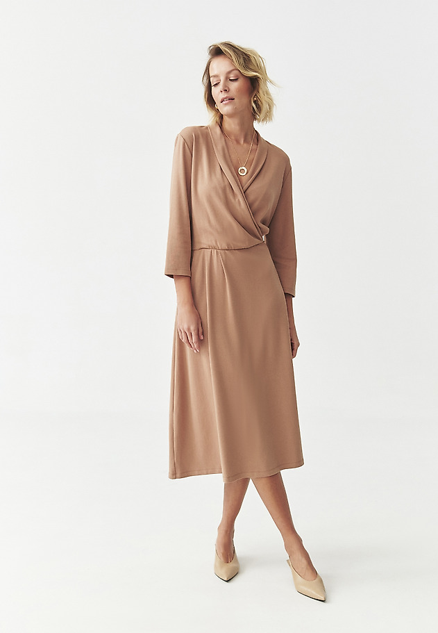 MIDI DRESS WITH ENVELOPE NECKLINE — FRILLA MIDI DRESS WITH ENVELOPE NECKLINE — FRILLA BEŻOWY 2