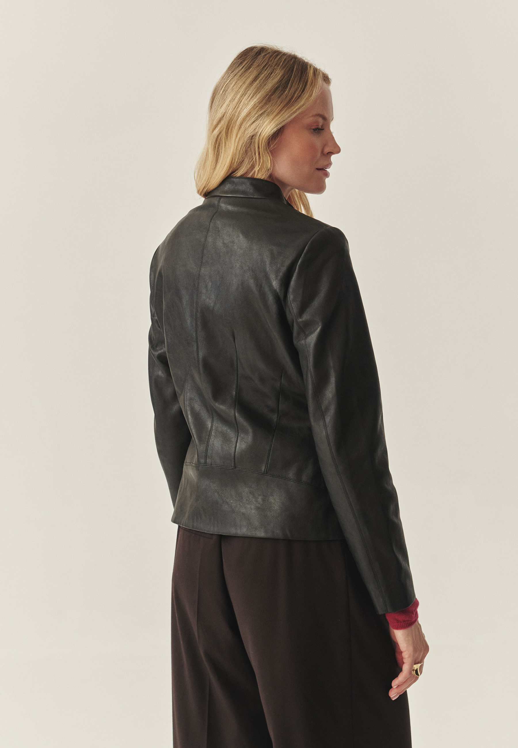 GEACĂ DE DAMĂ, DIN TRICOT, CARE IMITĂ PIELEA - BAMI NEGRU 2