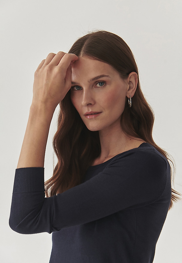 CLASSIC LADIES’ SWEATER WITH ROUND NECKLINE - TESSINI CLASSIC LADIES’ SWEATER WITH ROUND NECKLINE - TESSINI GRANATOWY 4