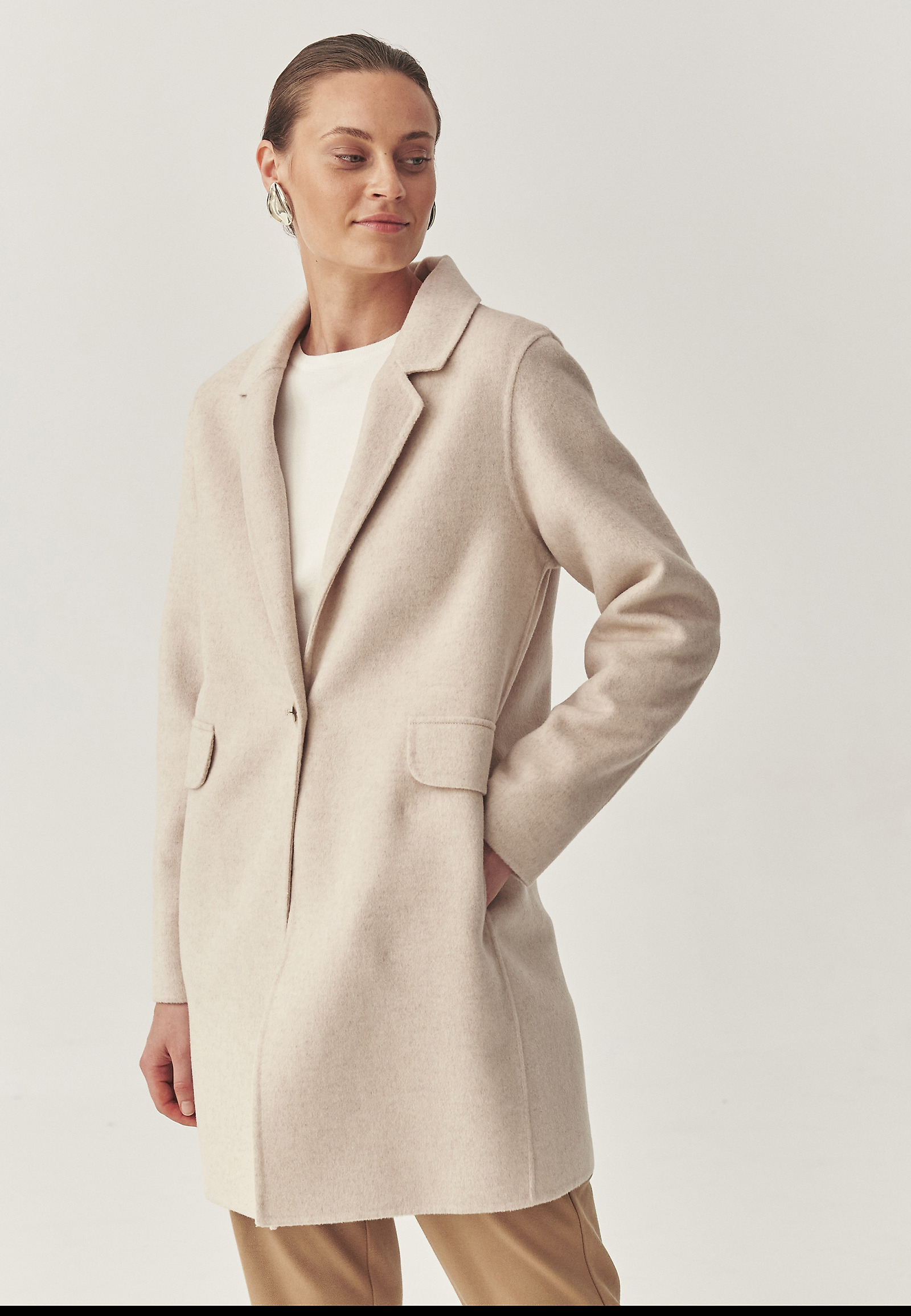 ELEGANTEN PLAŠČ Z VOLNO - LIL ELEGANTEN PLAŠČ Z VOLNO - LIL BEŽ 114710