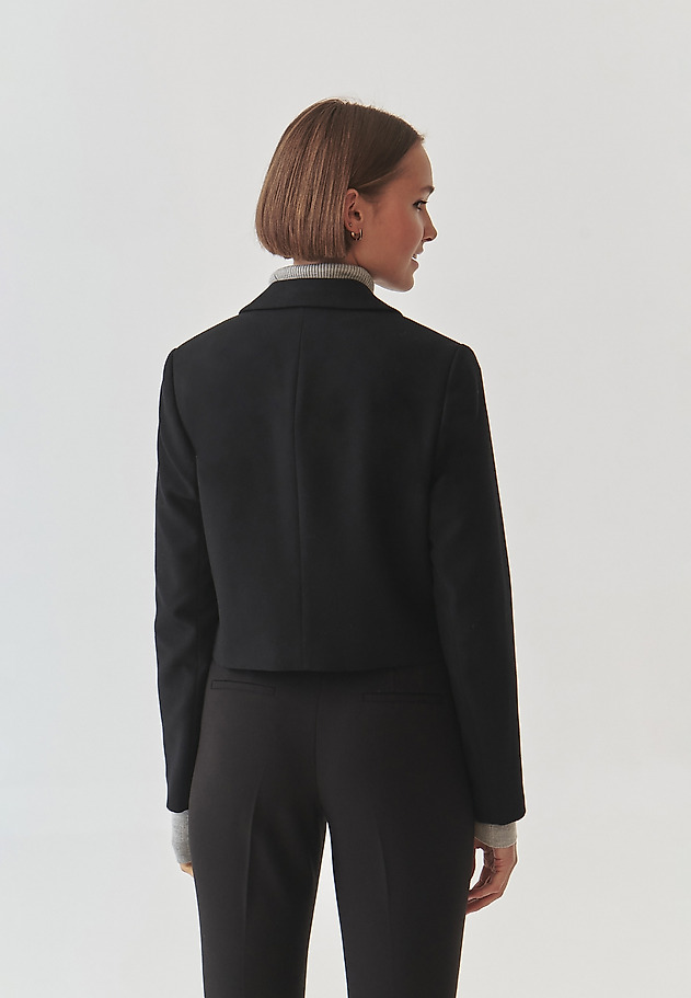 SHORT FABRIC BLAZER WITH MODERN CUT - RENETA 1 SHORT FABRIC BLAZER WITH MODERN CUT - RENETA 1 CZARNY 3