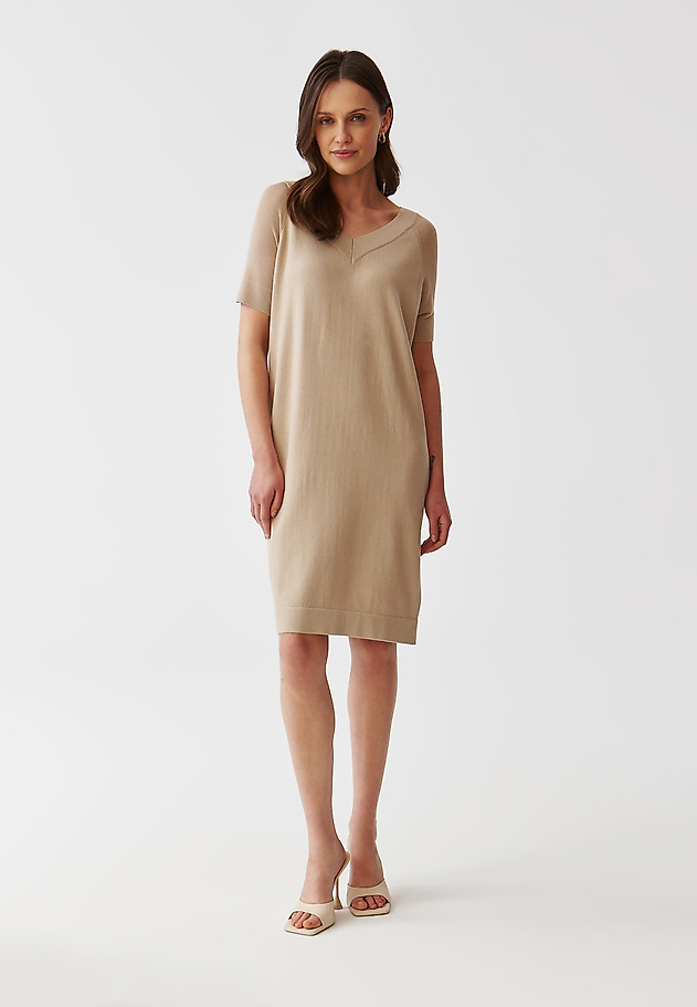 LADIES’ SHIMMER DRESS MADE FROM LUREX YARN - TAYA LADIES’ SHIMMER DRESS MADE FROM LUREX YARN - TAYA BEŻOWY 1