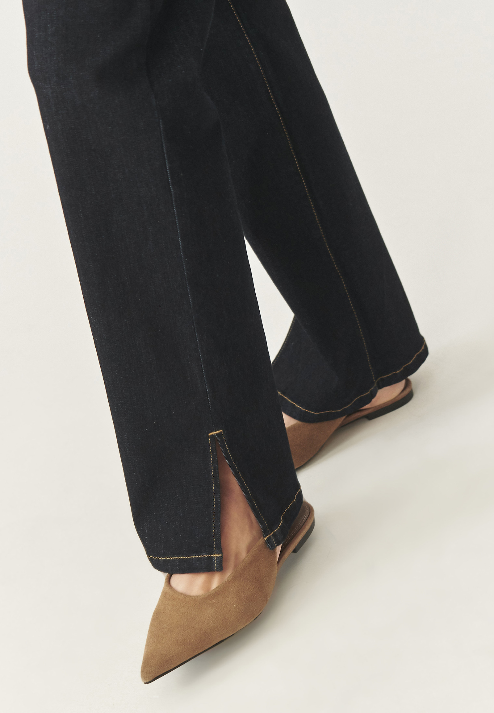PANTALONI DIN DENIM CU PICIOR DREPT - LASSI 1 PANTALONI DIN DENIM CU PICIOR DREPT - LASSI 1 ALBASTRU 114582