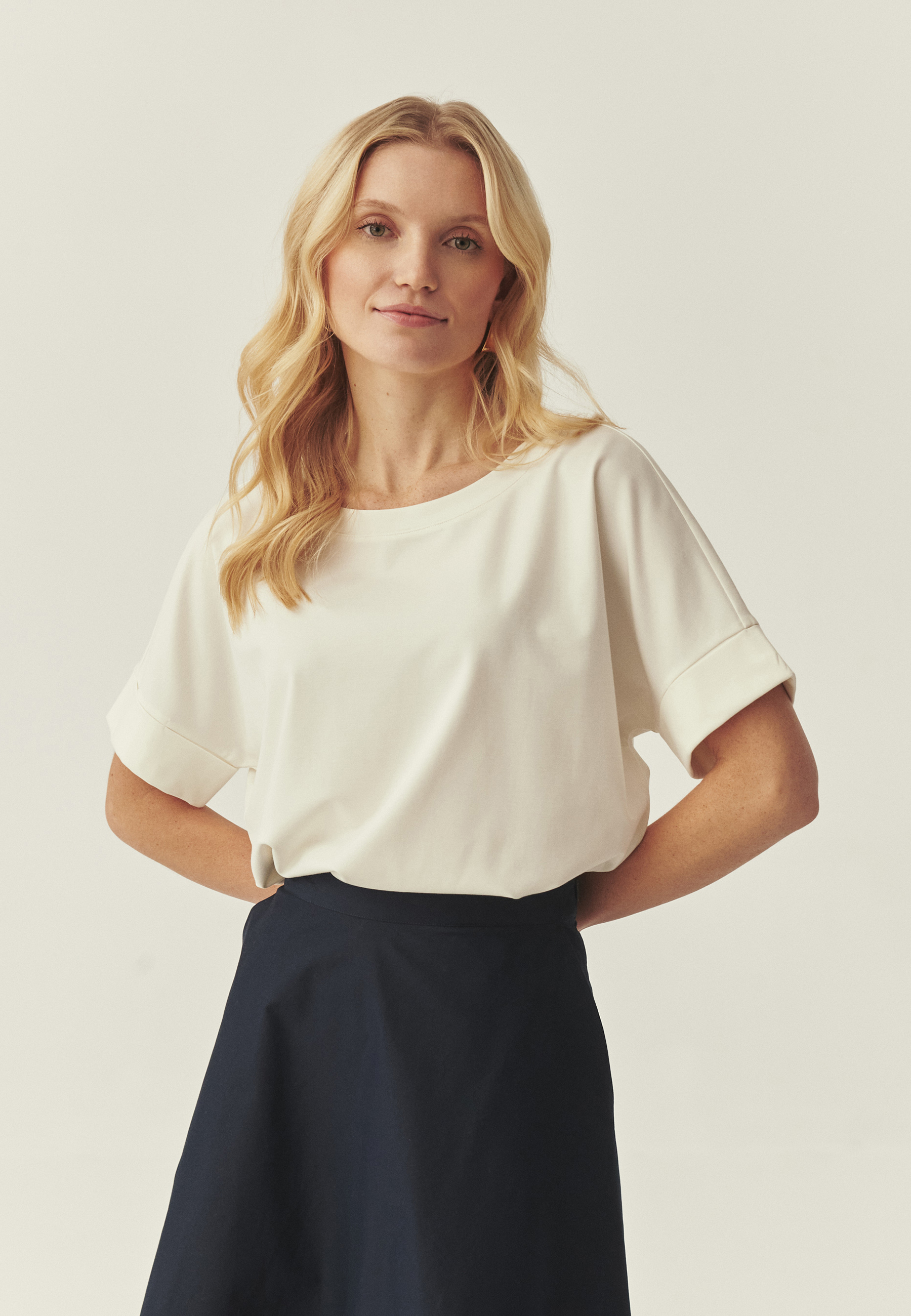 KLASYCZNA BLUZKA Z DZIANINY - BOW