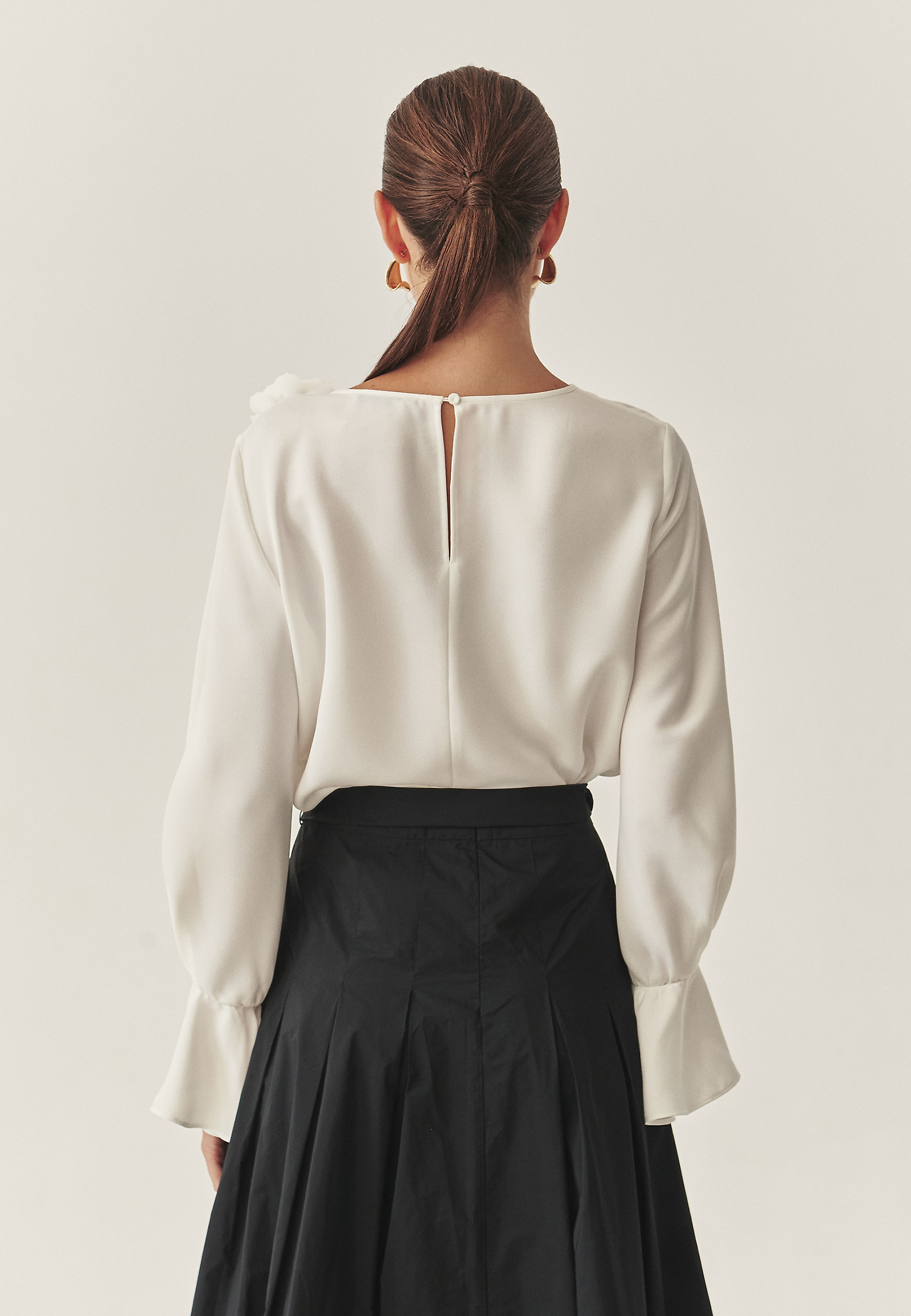 WOVEN BLOUSE WITH FLORAL DECORATION - AURELIS WOVEN BLOUSE WITH FLORAL DECORATION - AURELIS ECRU 118241